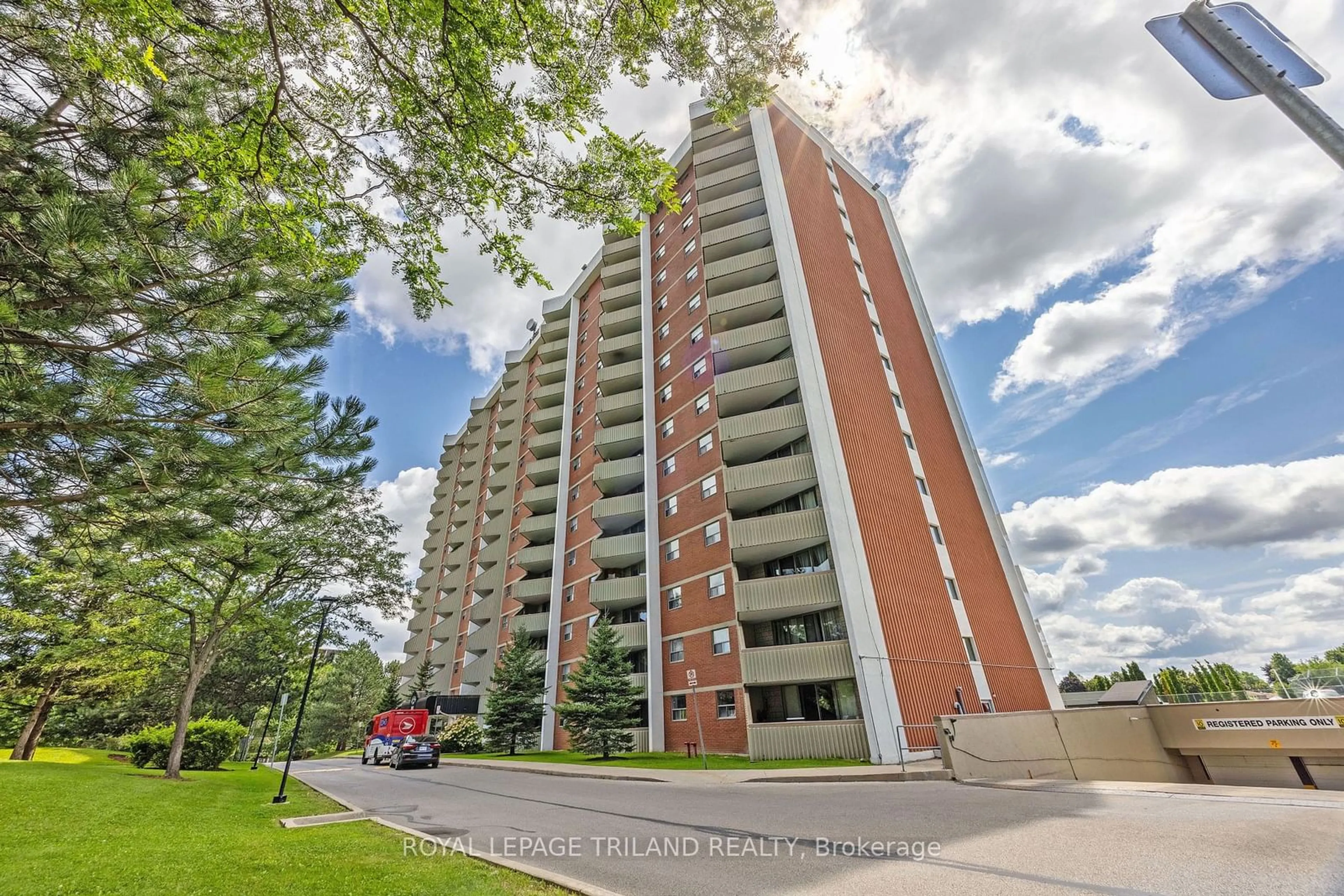 A pic from exterior of the house or condo, the front or back of building for 1105 Jalna Blvd #201, London Ontario N6E 2S9