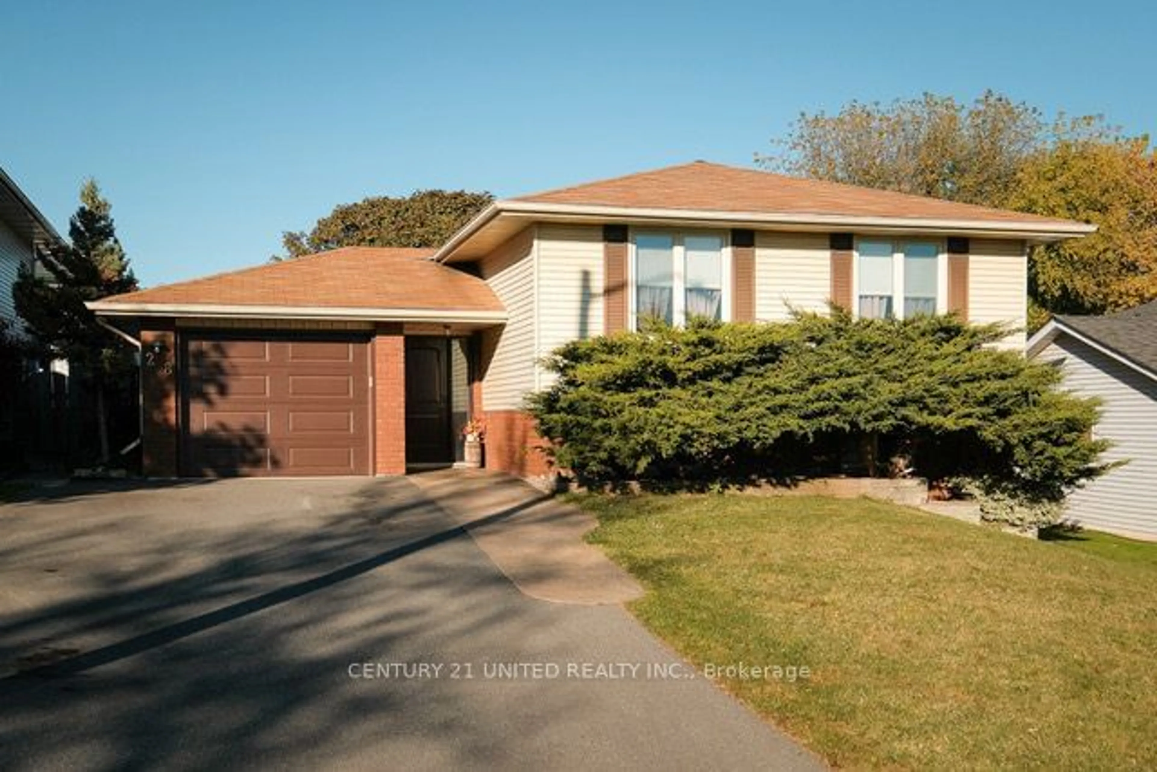 Frontside or backside of a home, the street view for 28 Finchurst Rd, Peterborough Ontario K9J 8E9