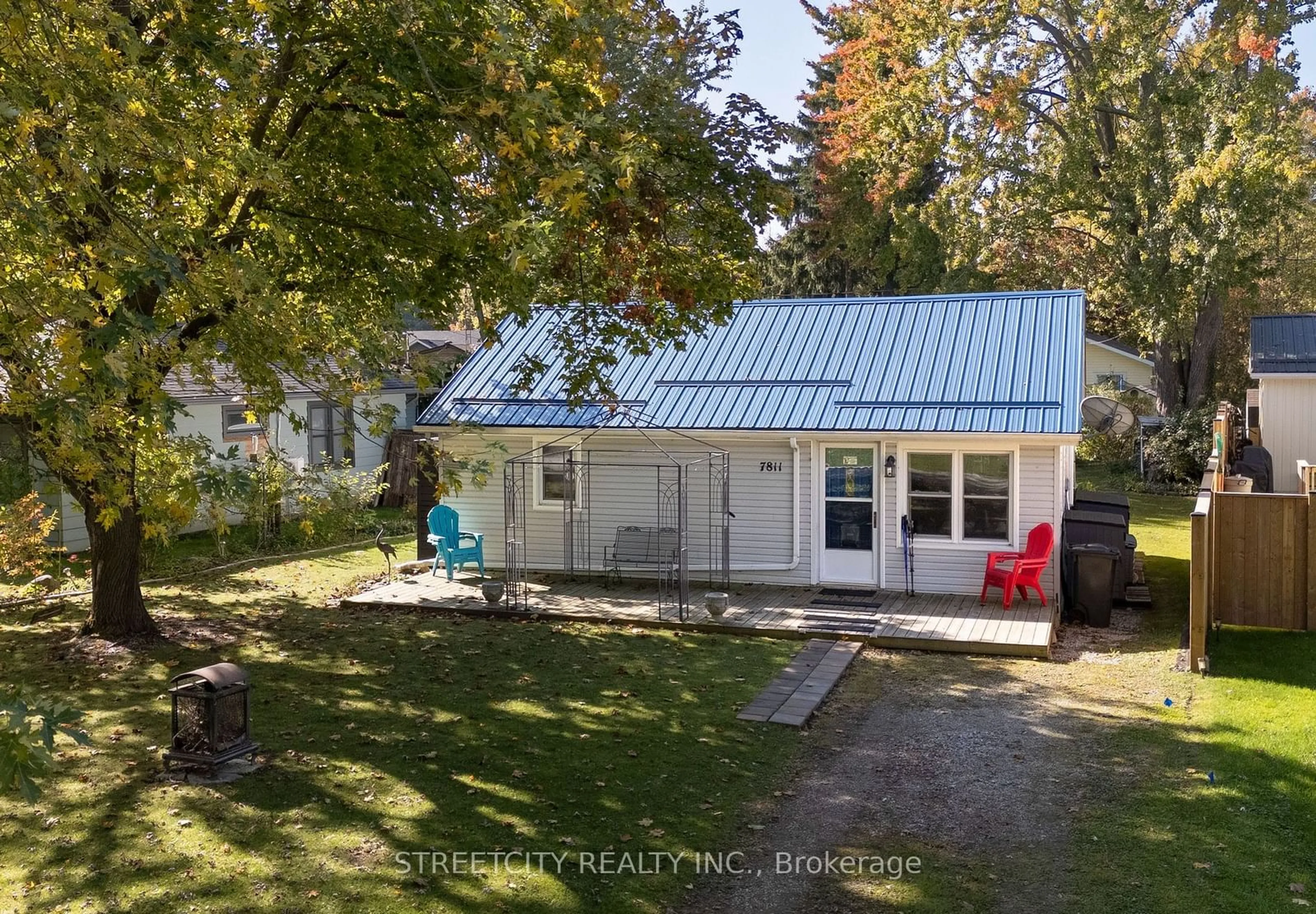 Shed for 7811 Ken St, Plympton-Wyoming Ontario N0N 1J6