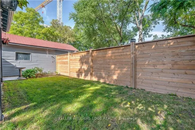 Additional property image - 17 Dundas St