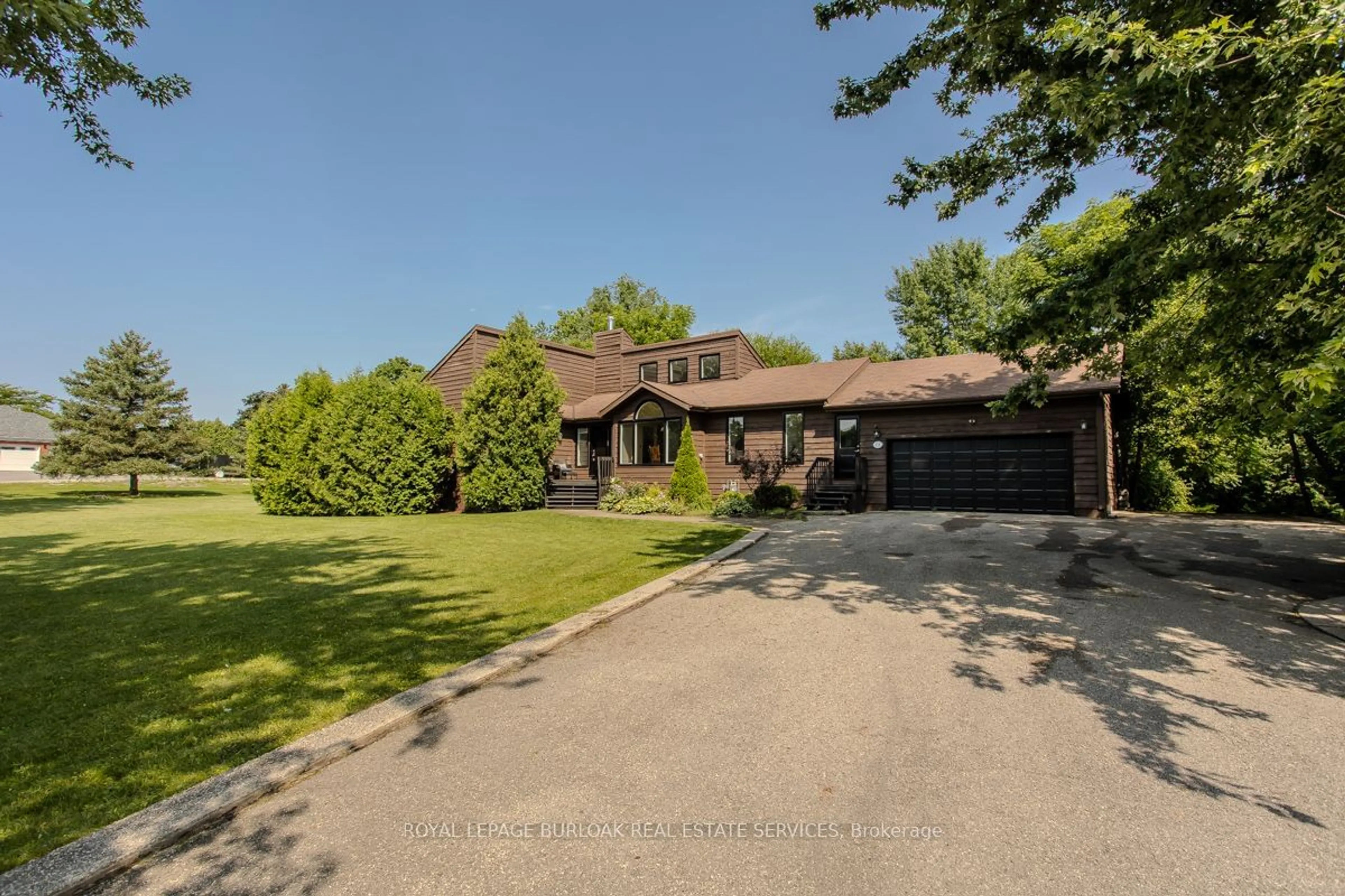 Frontside or backside of a home, cottage for 11 Weneil Dr, Hamilton Ontario L0R 1K0