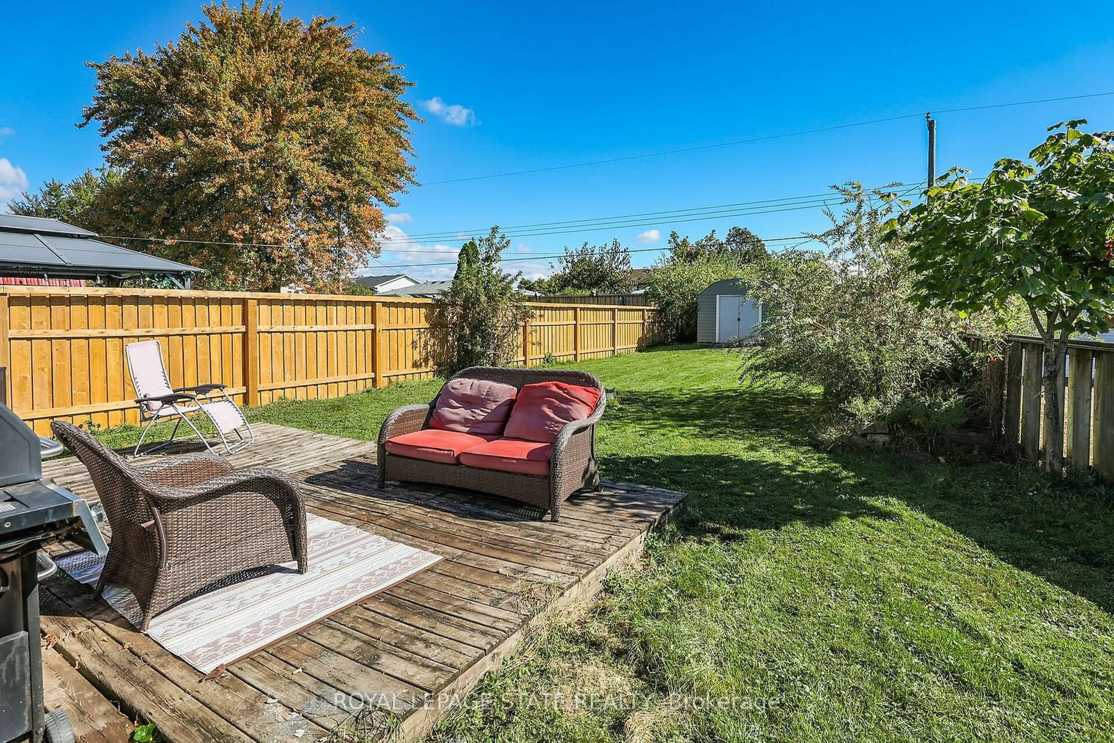 Patio, the fenced backyard for 44 Golden Blvd, Welland Ontario L3B 1H4