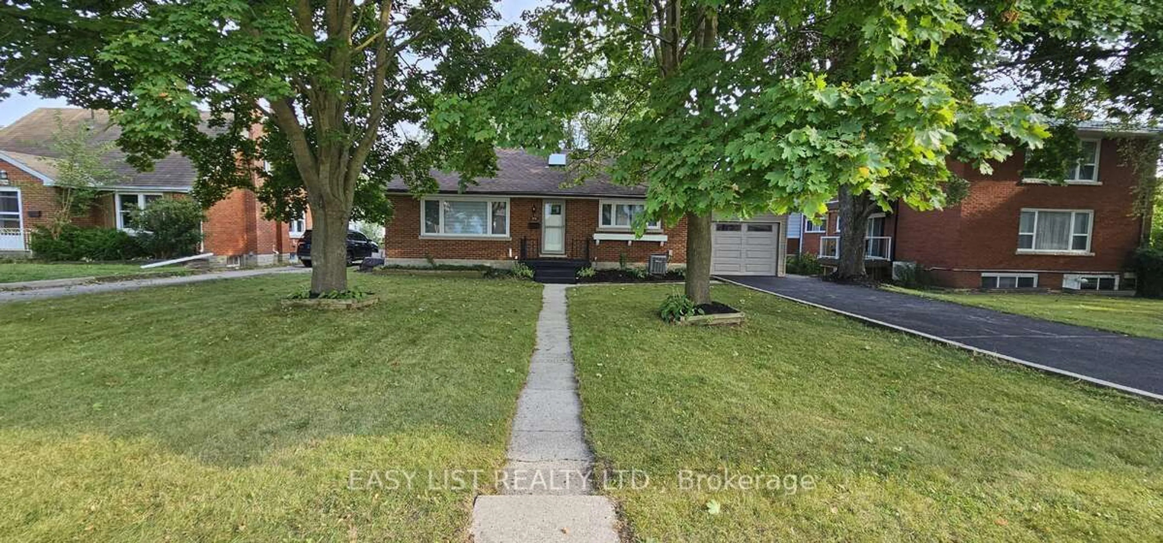 Frontside or backside of a home, the street view for 173 Bridgeport Rd, Waterloo Ontario N2J 2K6