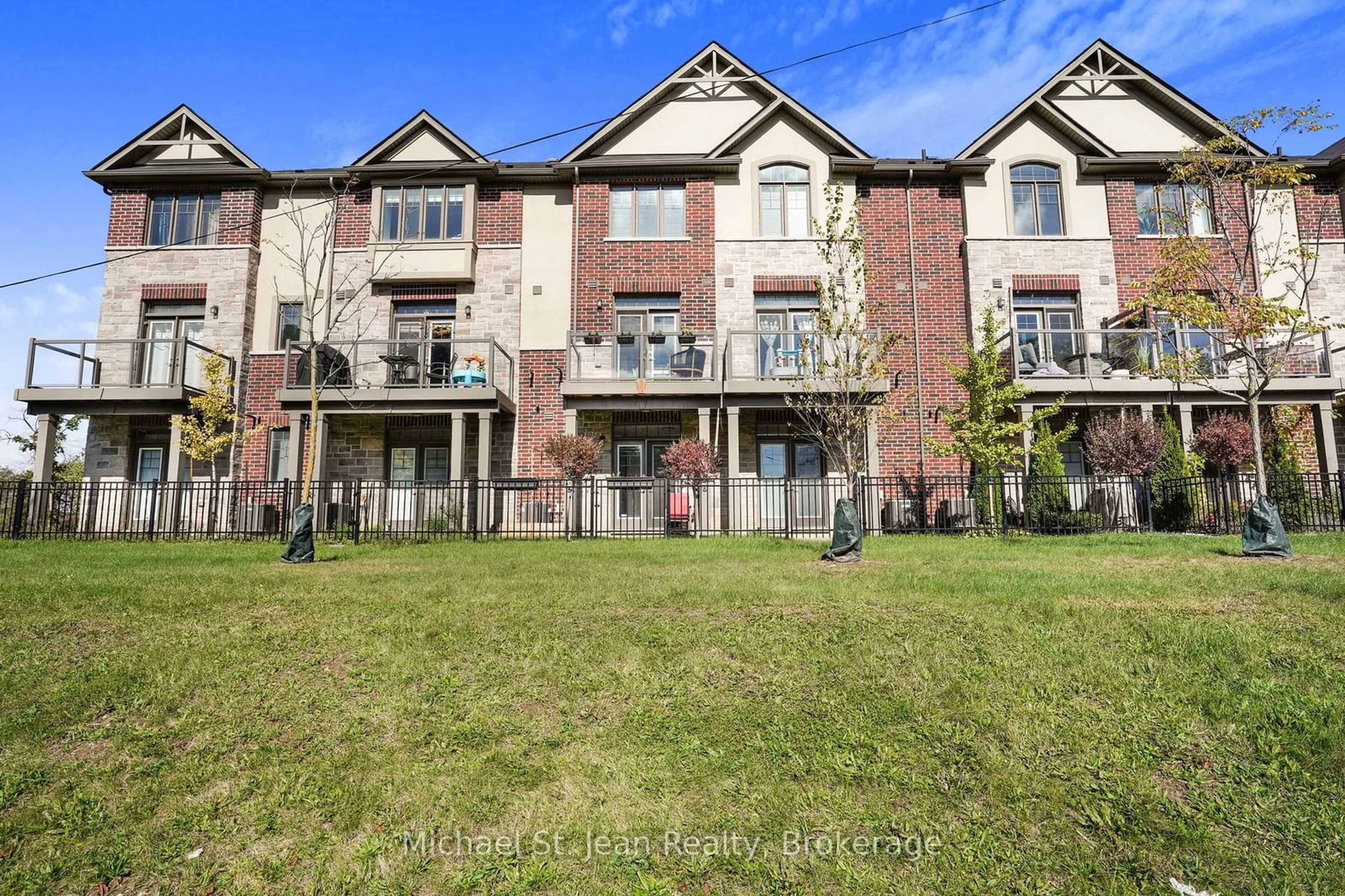 A pic from exterior of the house or condo, the front or back of building for 11 Pringle Lane, Hamilton Ontario L9G 3K9