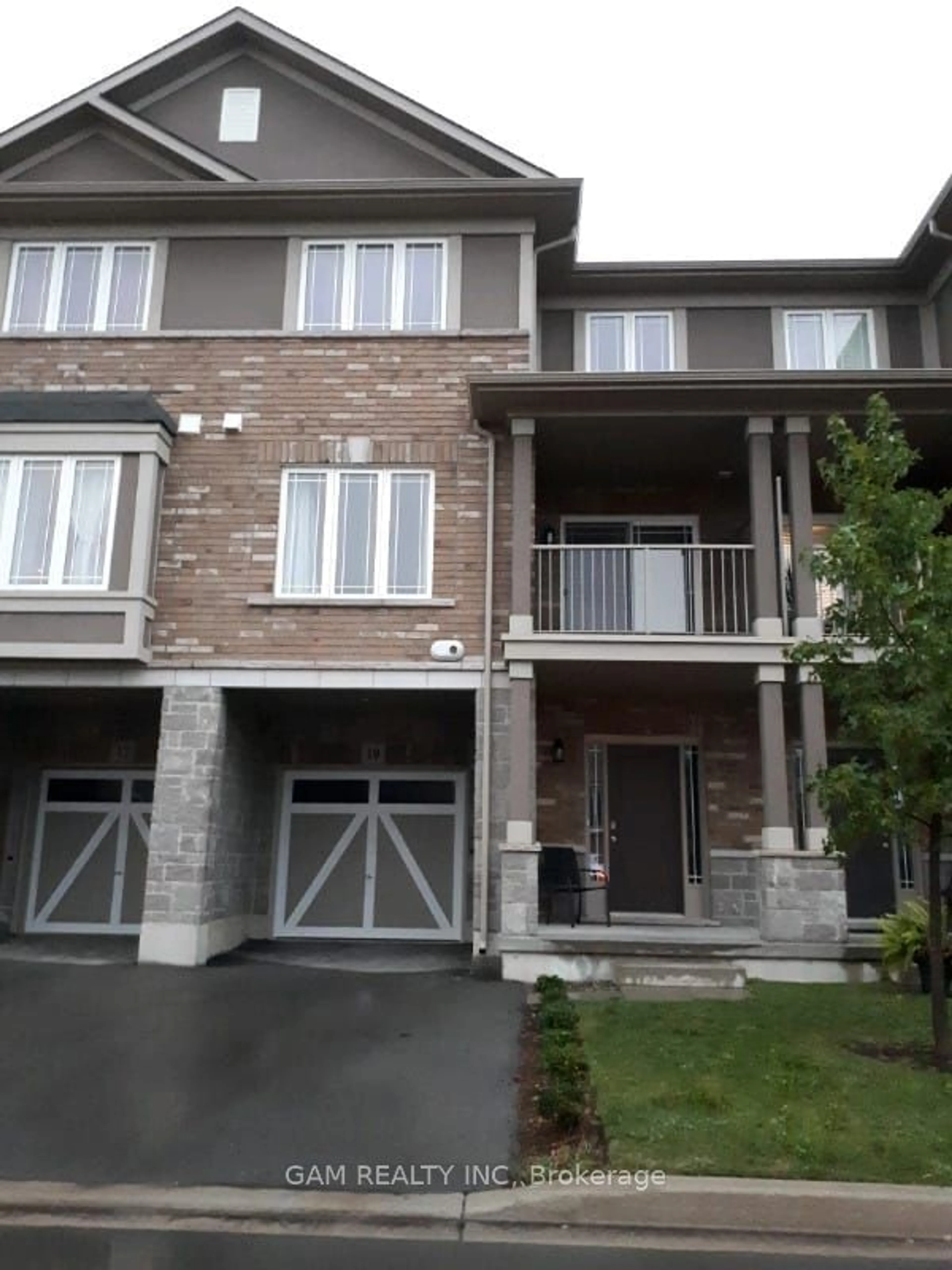 A pic from exterior of the house or condo, the front or back of building for 10 Laureloak Lane, Hamilton Ontario L0R 1P0