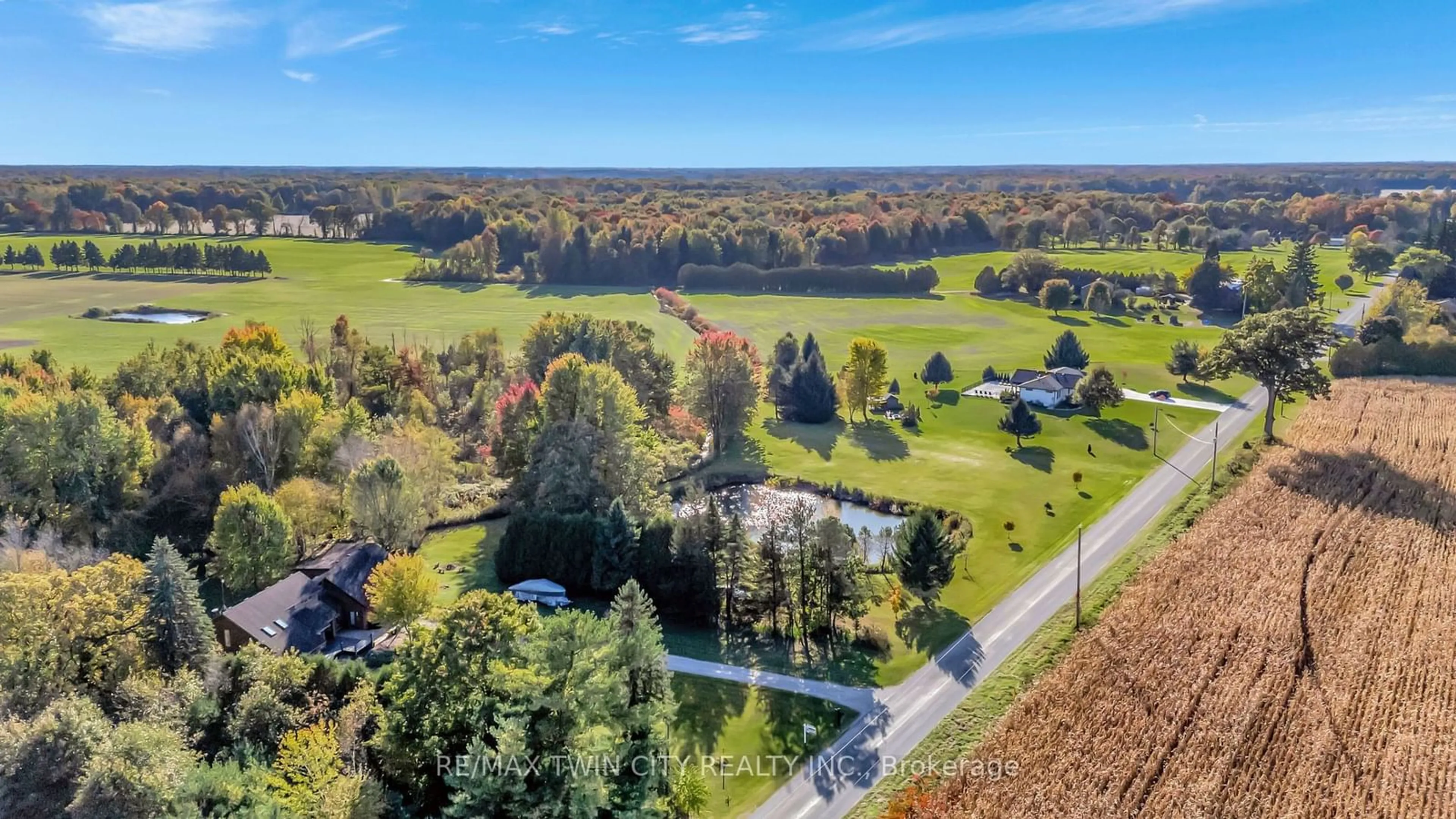 A pic from exterior of the house or condo, the fenced backyard for 1026 2nd Conc Rd St, Norfolk Ontario N4B 2W4