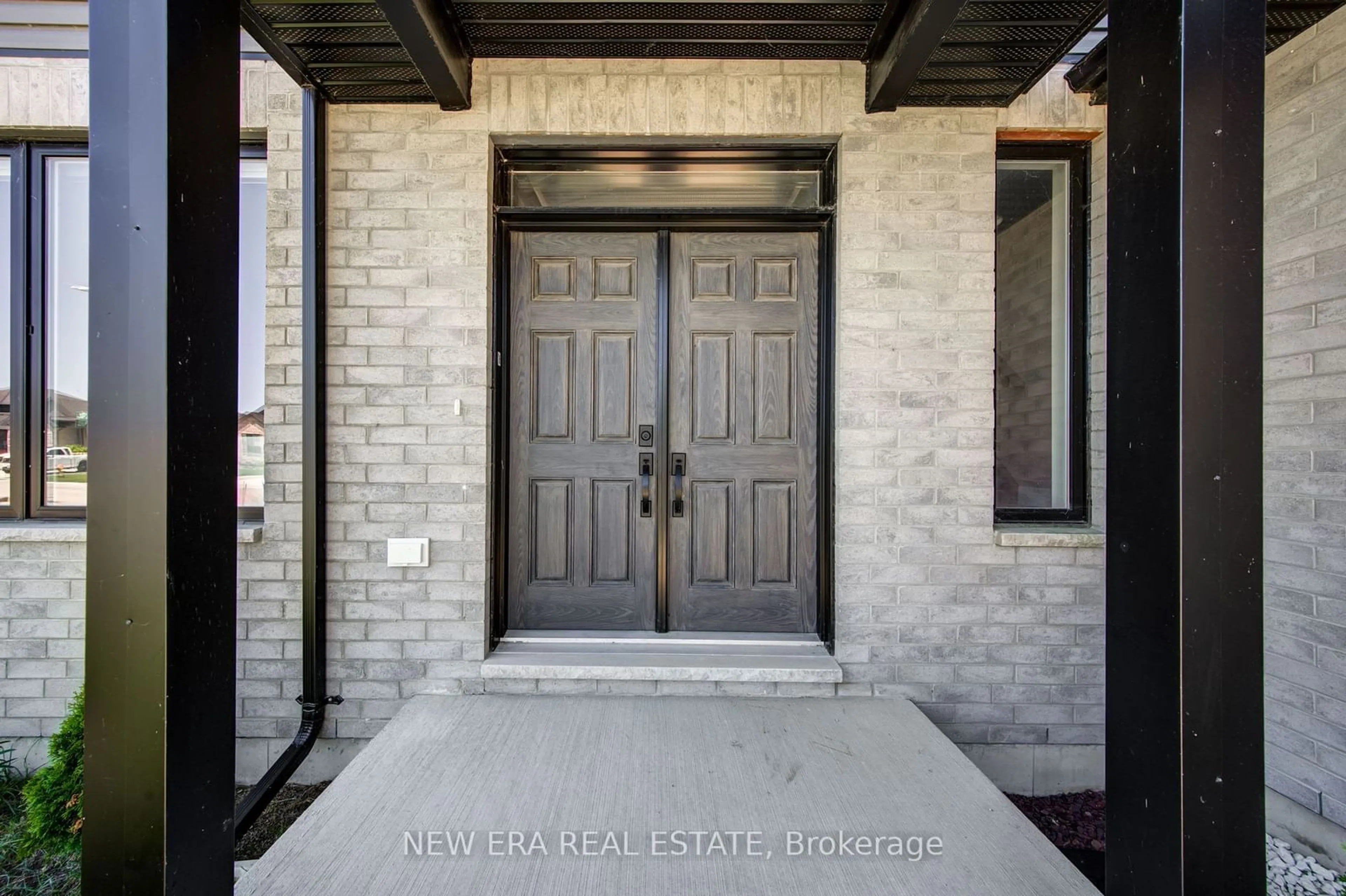 Indoor entryway, ceramic floors for 3559 Mia Lane, Plympton-Wyoming Ontario N0N 1E0