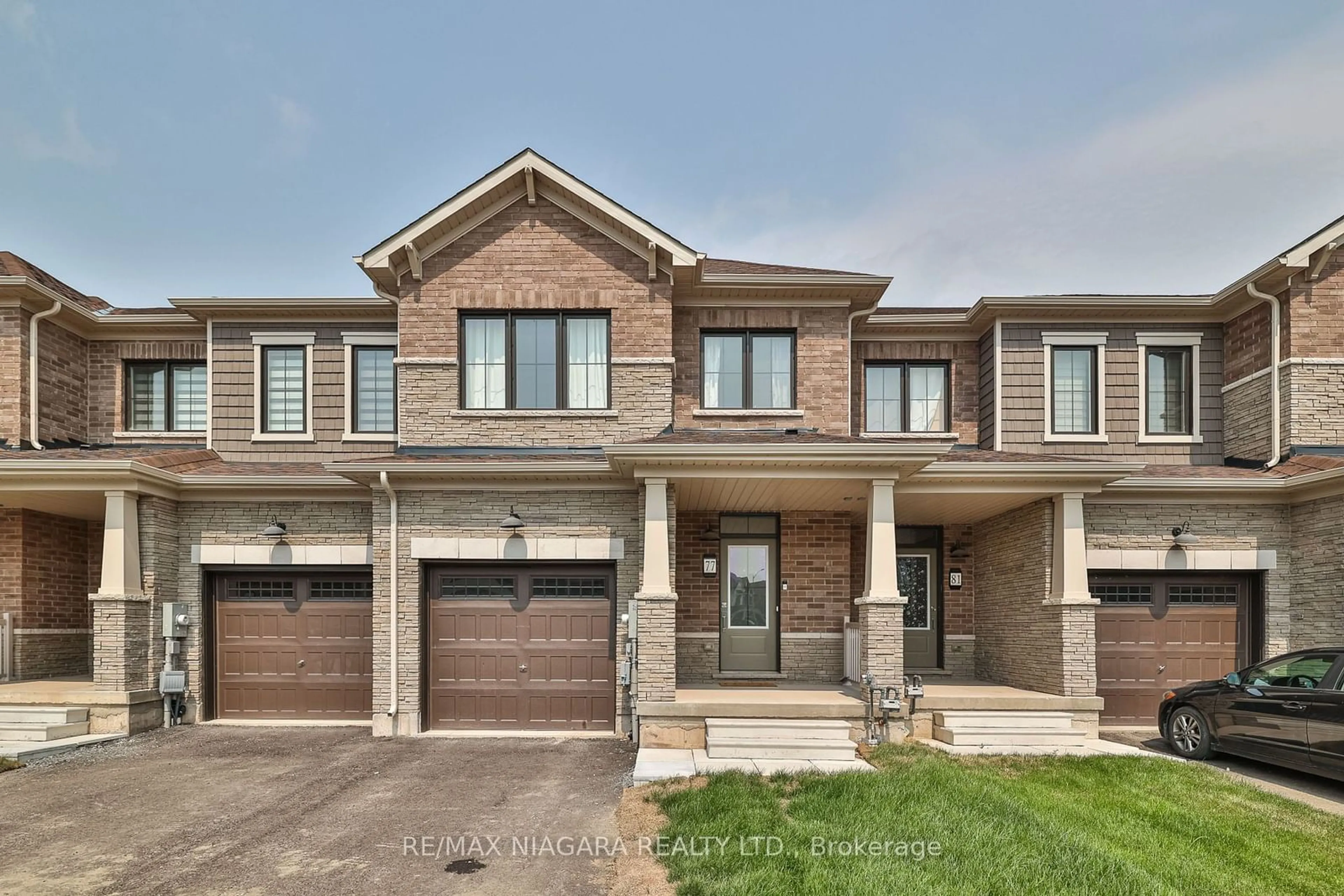 Home with brick exterior material for 77 Keelson St, Welland Ontario L3B 0M4