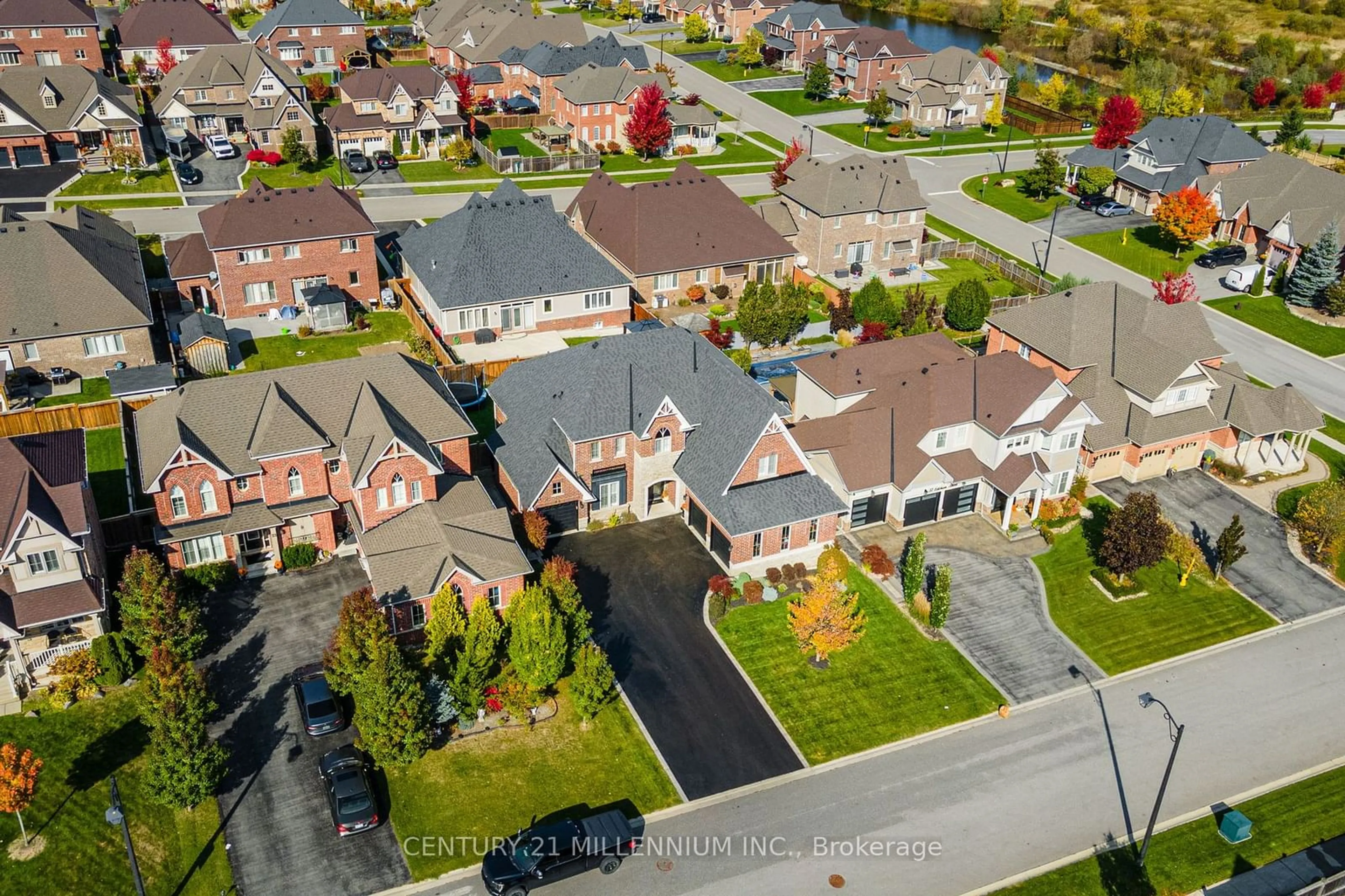 Frontside or backside of a home, the street view for 35 Ketchum St, Mono Ontario L9W 6T4