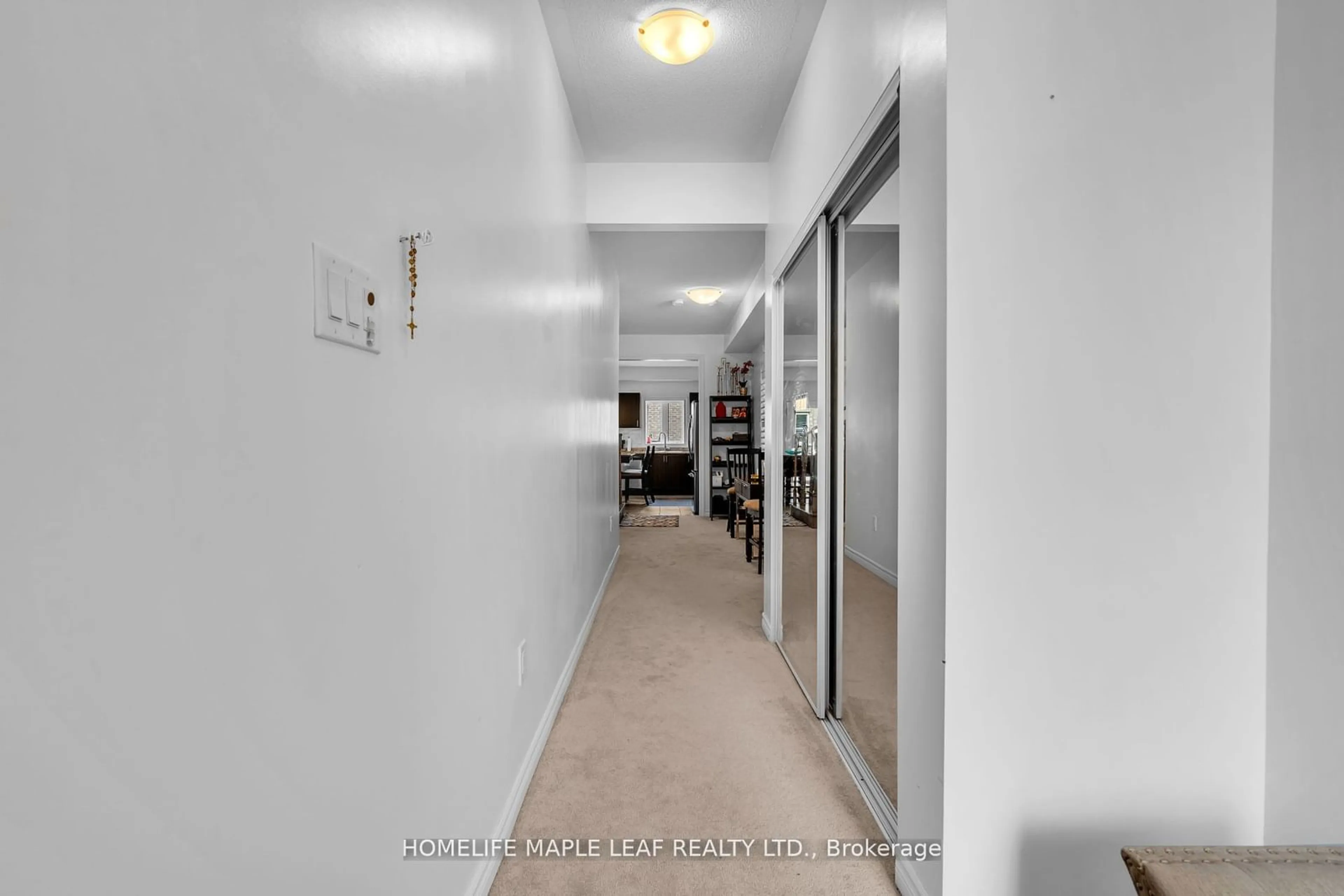 Indoor foyer, carpet floors for 173 Seeley Ave, Southgate Ontario N0C 1B0