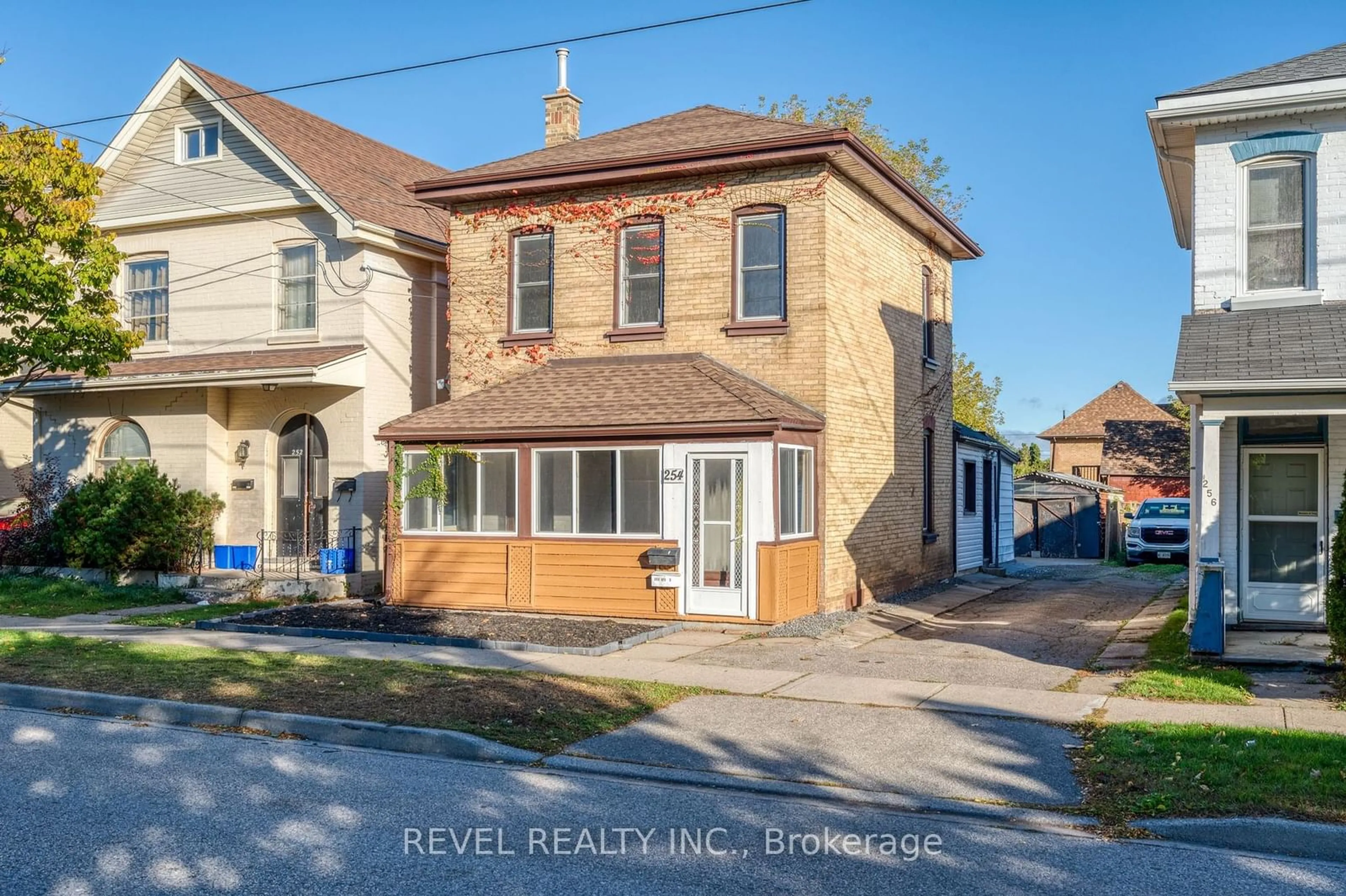 Frontside or backside of a home, the street view for 254 Darling St, Brantford Ontario N3R 0A2