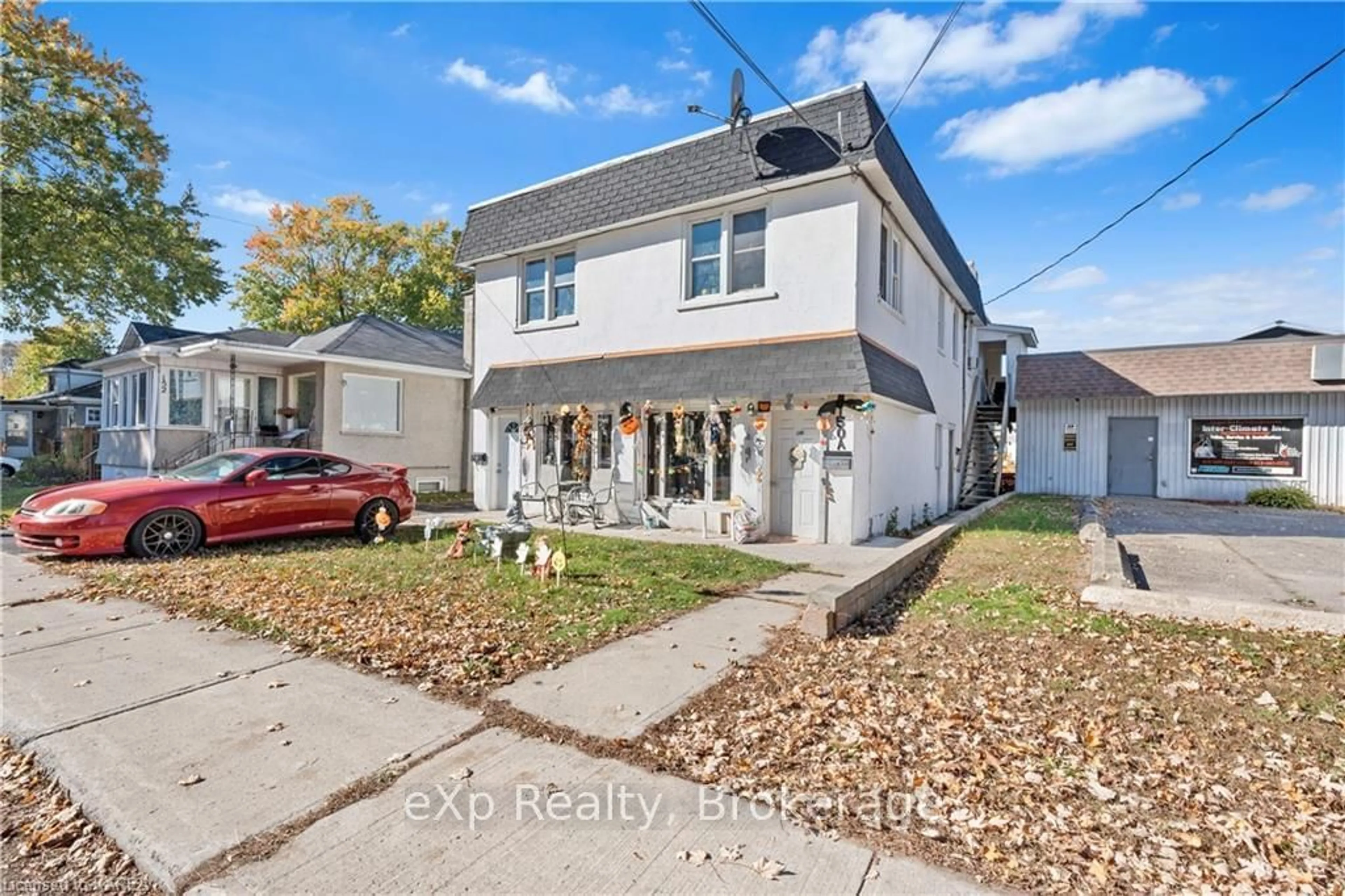 Frontside or backside of a home, the street view for 150 BROCK St, Brockville Ontario K6V 4G4