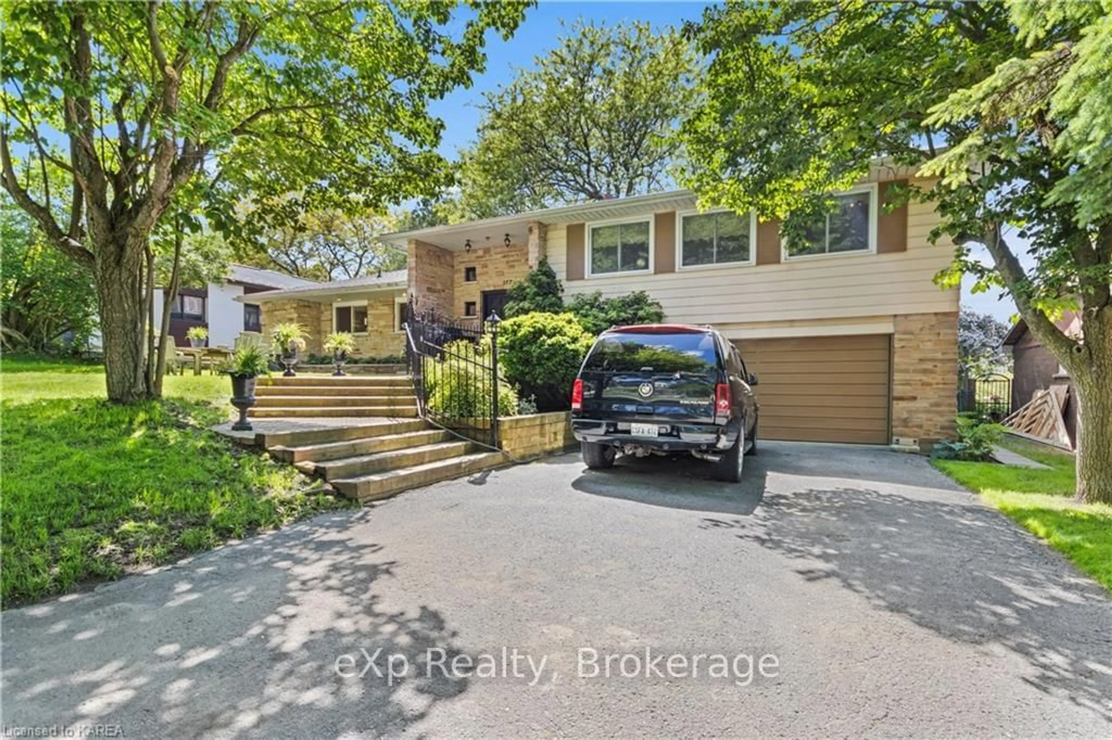 Frontside or backside of a home, the street view for 197 FAIRWAY HILL Cres, Kingston Ontario K7M 2V5