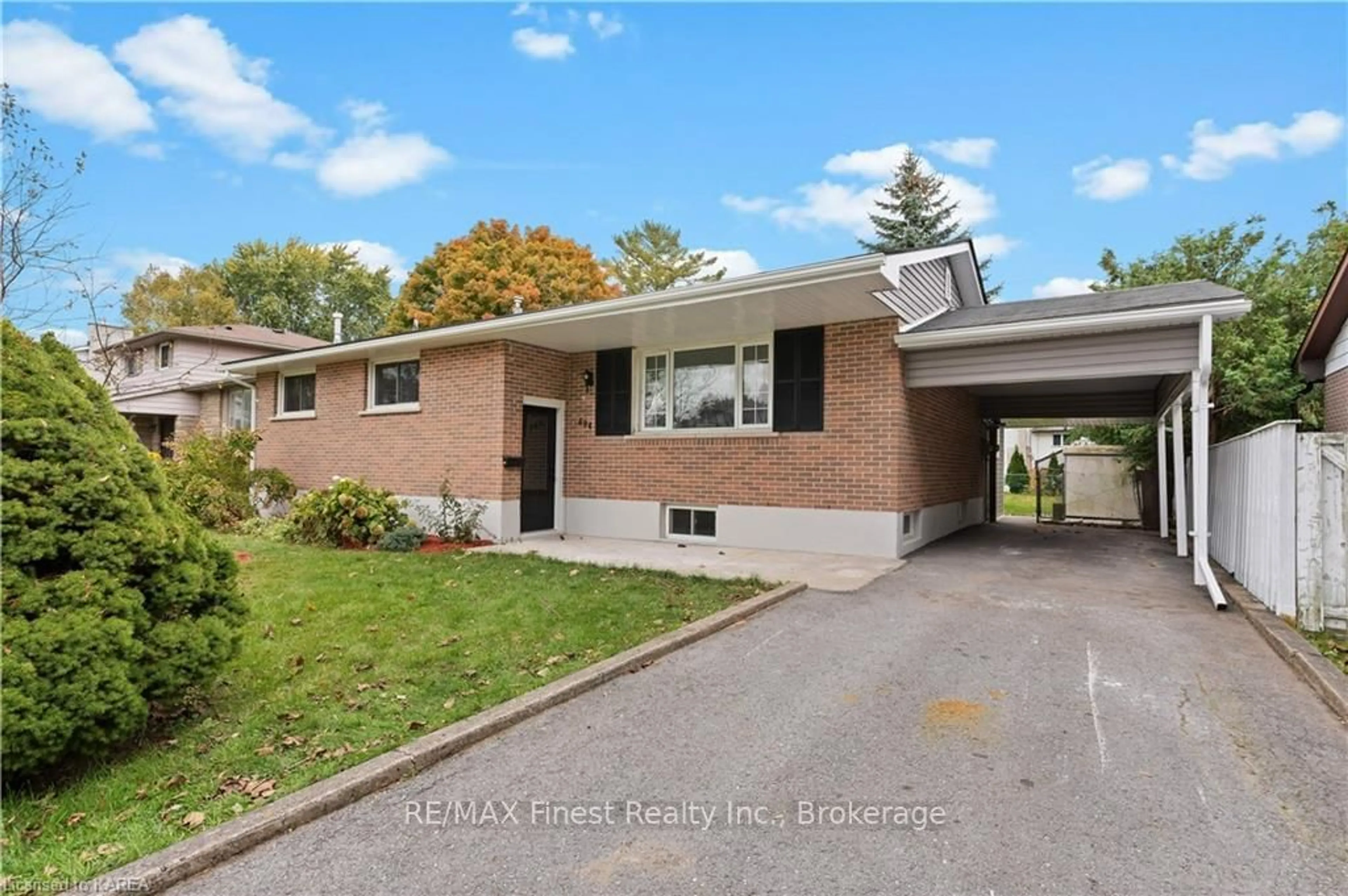 Frontside or backside of a home, cottage for 694 LAIDLAW Cres, Kingston Ontario K7M 5M4