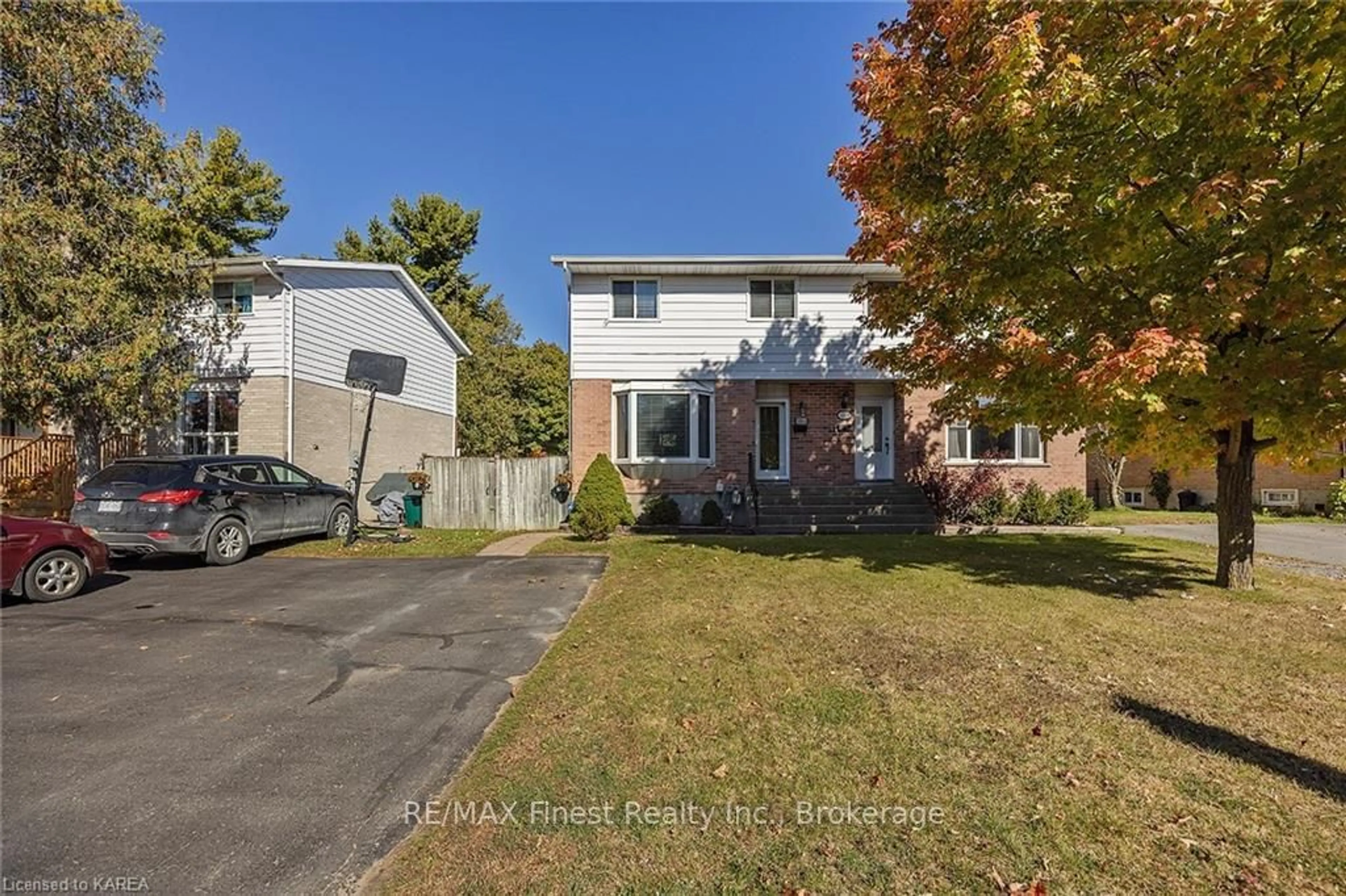 Frontside or backside of a home, the street view for 1006 OLD COLONY Rd, Kingston Ontario K7P 1K3