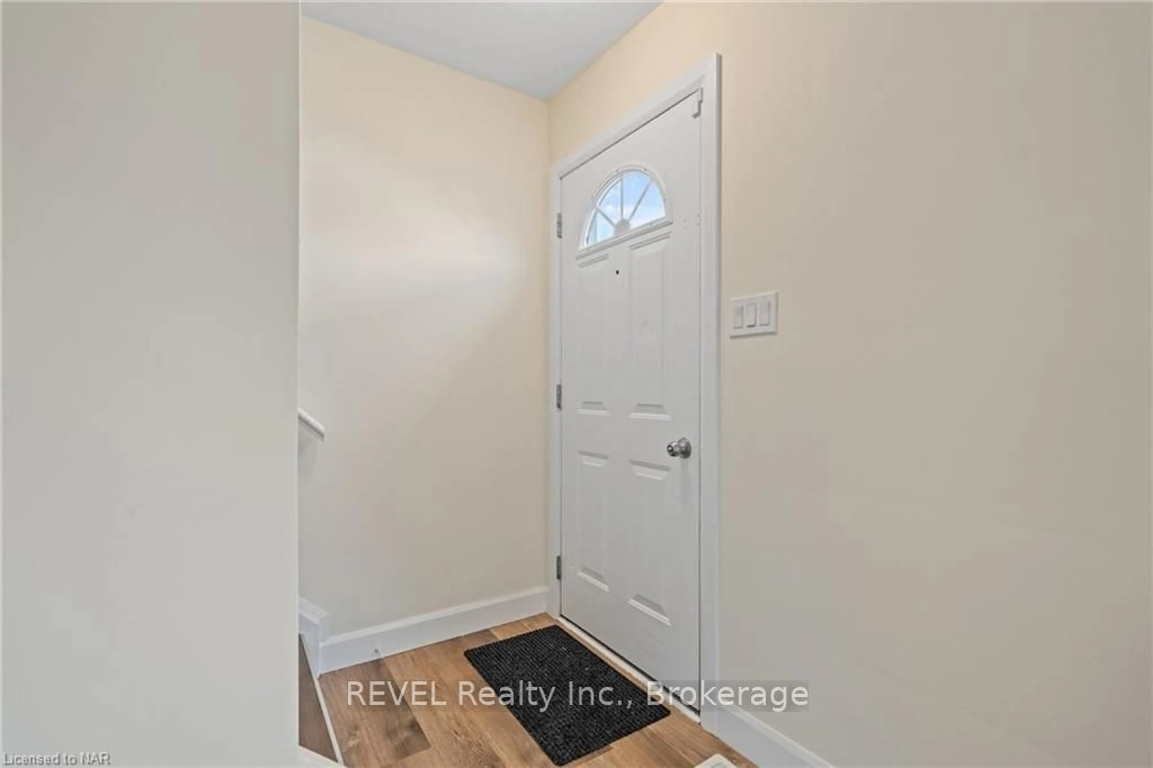 Indoor entryway, unknown floor for 71 HAGEY Ave #2, Fort Erie Ontario L2A 1W5