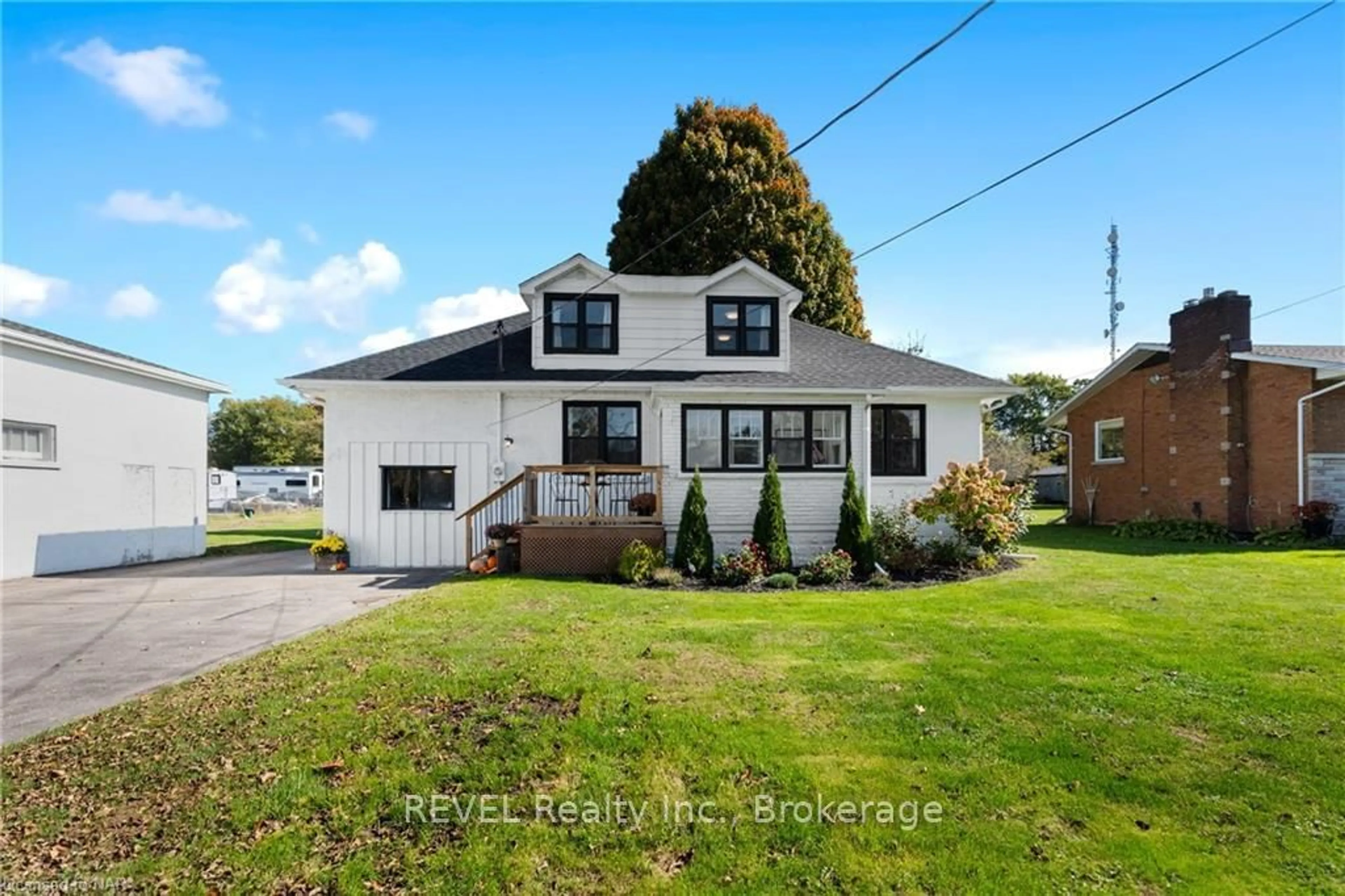 Frontside or backside of a home, cottage for 2951 CHIPPAWA Rd, Port Colborne Ontario L3K 5V5