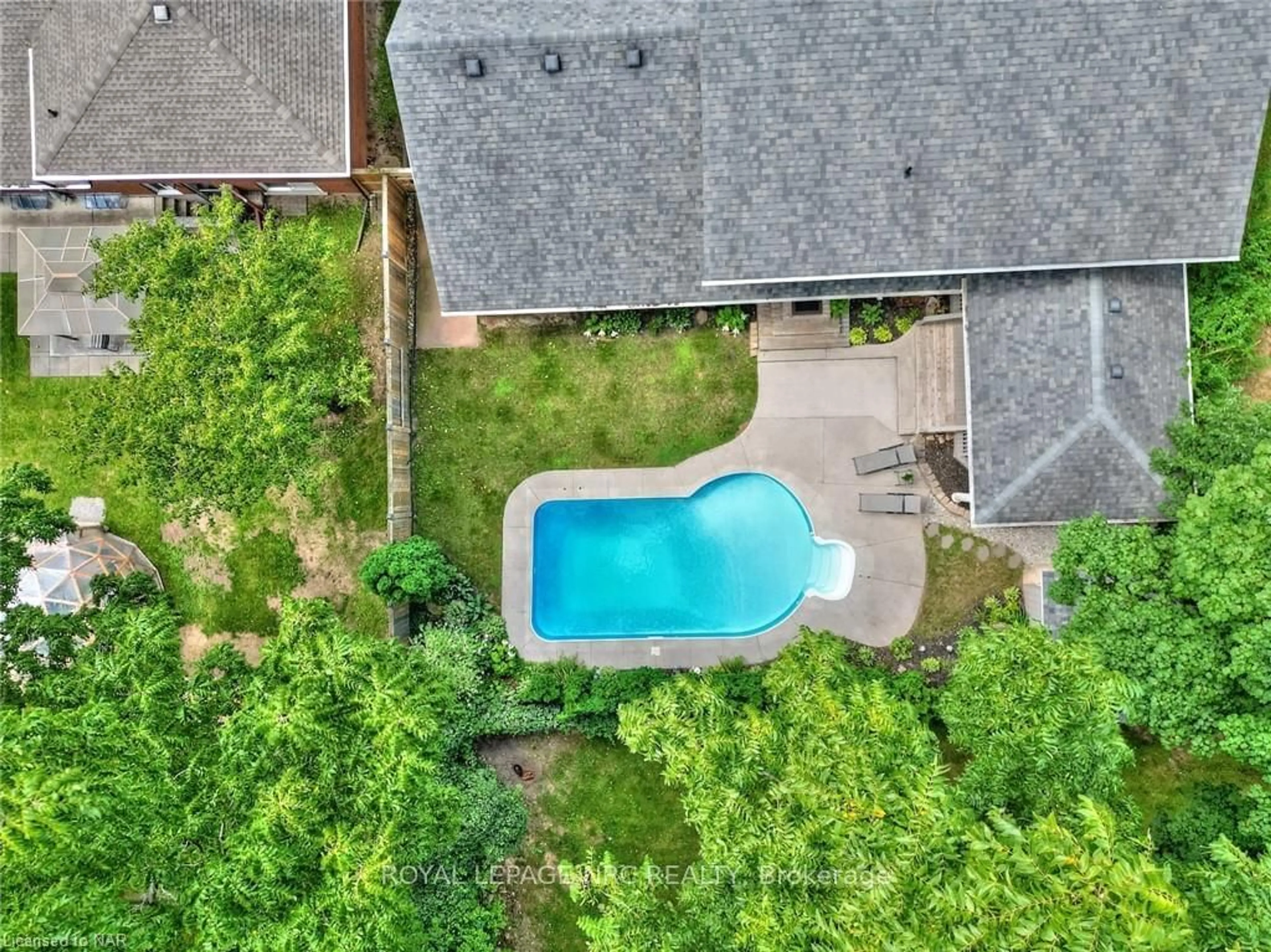 Frontside or backside of a home, the fenced backyard for 3378 SAINT PATRICK Ave, Niagara Falls Ontario L2J 2N5