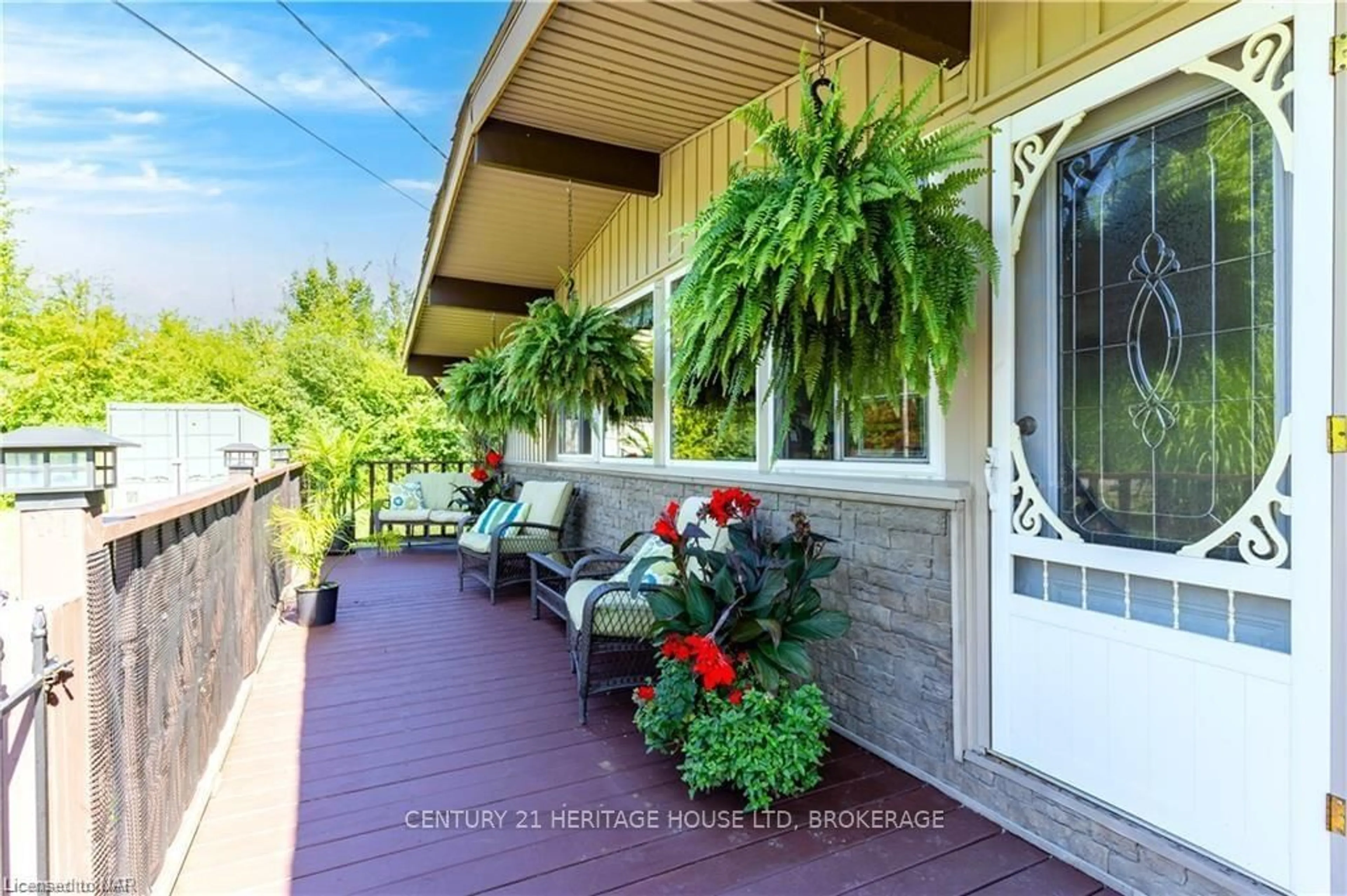 Patio, cottage for 1711 DOMINION RD Rd, Fort Erie Ontario L2A 5M4