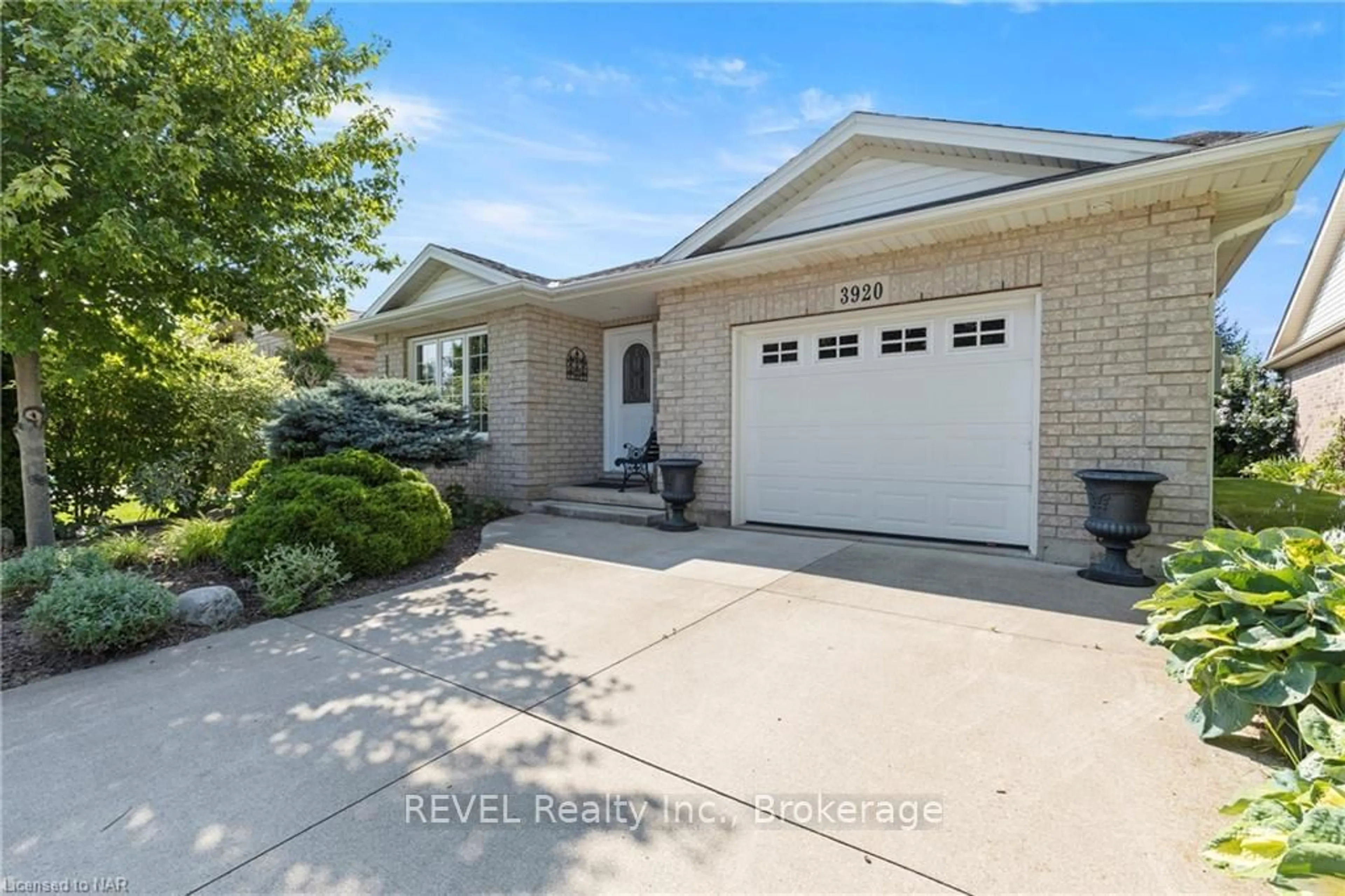 Frontside or backside of a home, the street view for 3920 PRIMROSE Lane, Lincoln Ontario L0R 2C0