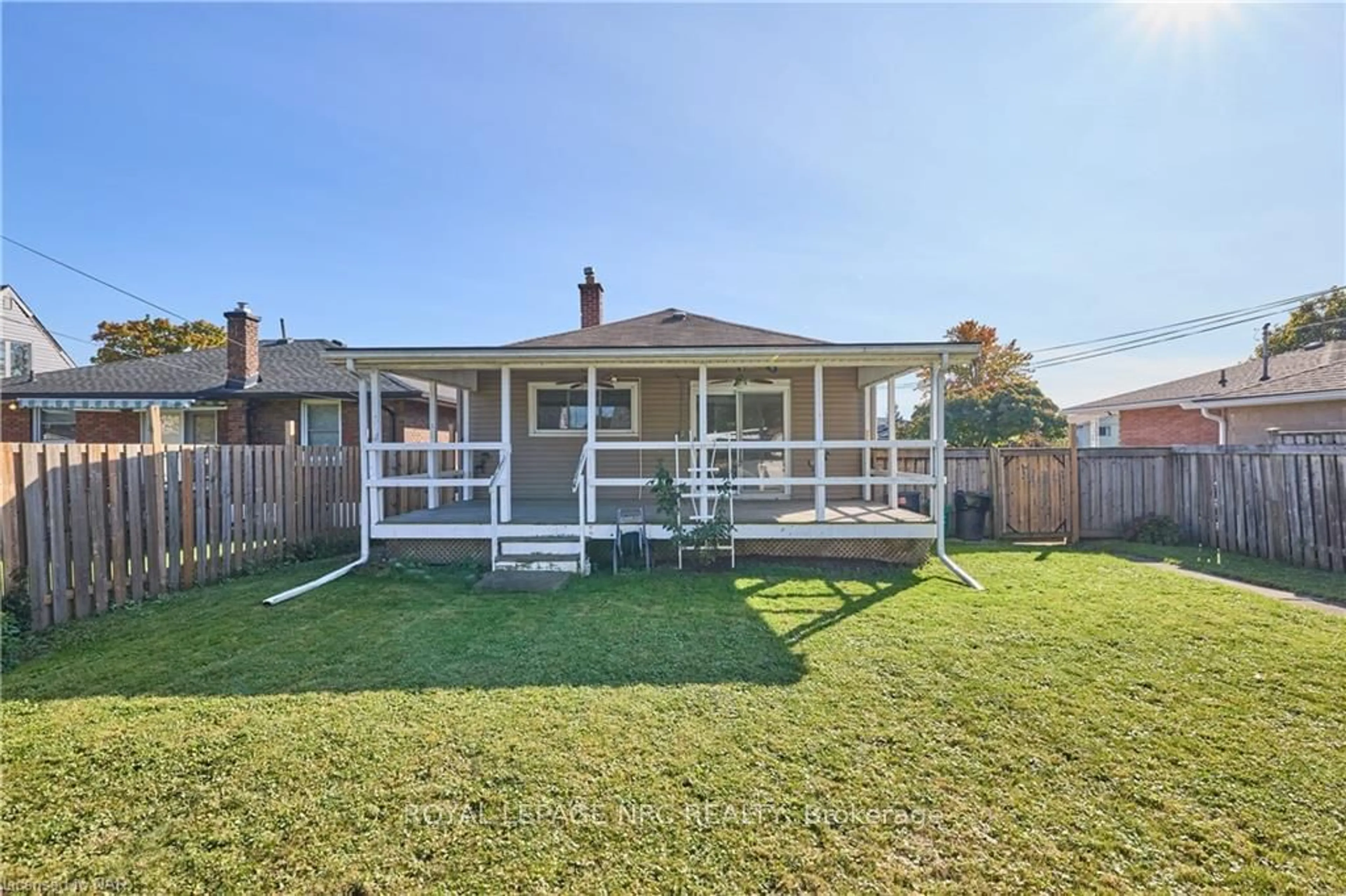 Frontside or backside of a home, the fenced backyard for 66 ROSE Ave, Thorold Ontario L2V 3C8