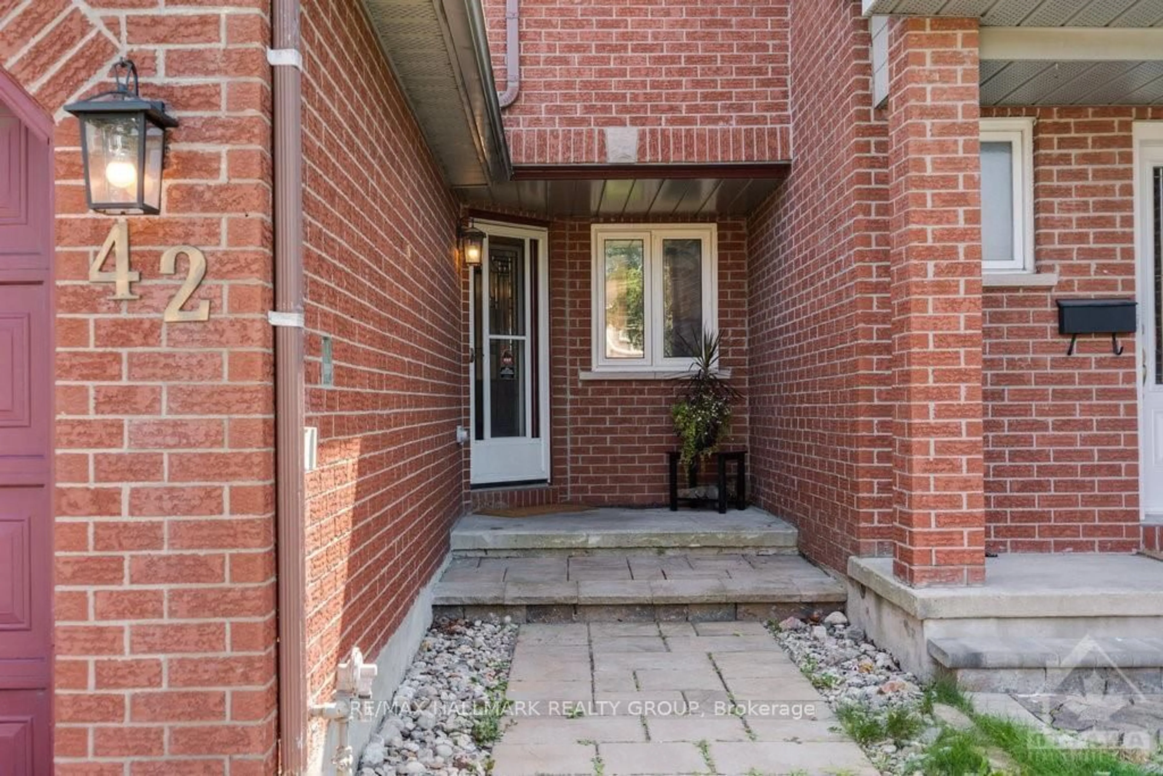 Indoor entryway, cement floor for 42 HAVENHURST Cres, Hunt Club - South Keys and Area Ontario K1T 3E8