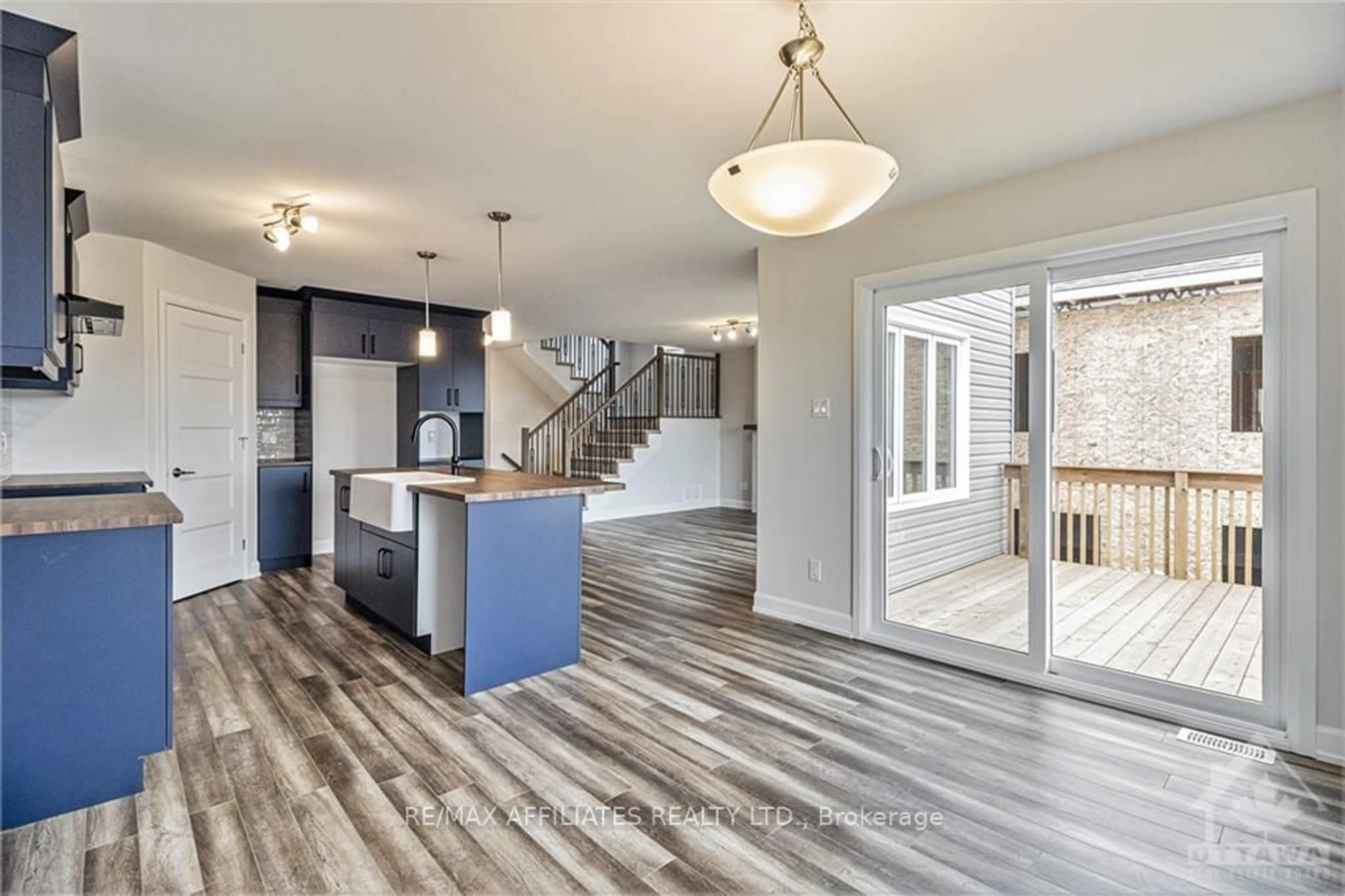 Open concept kitchen for 1208 MONTBLANC Cres, Russell Ontario K0A 1W1