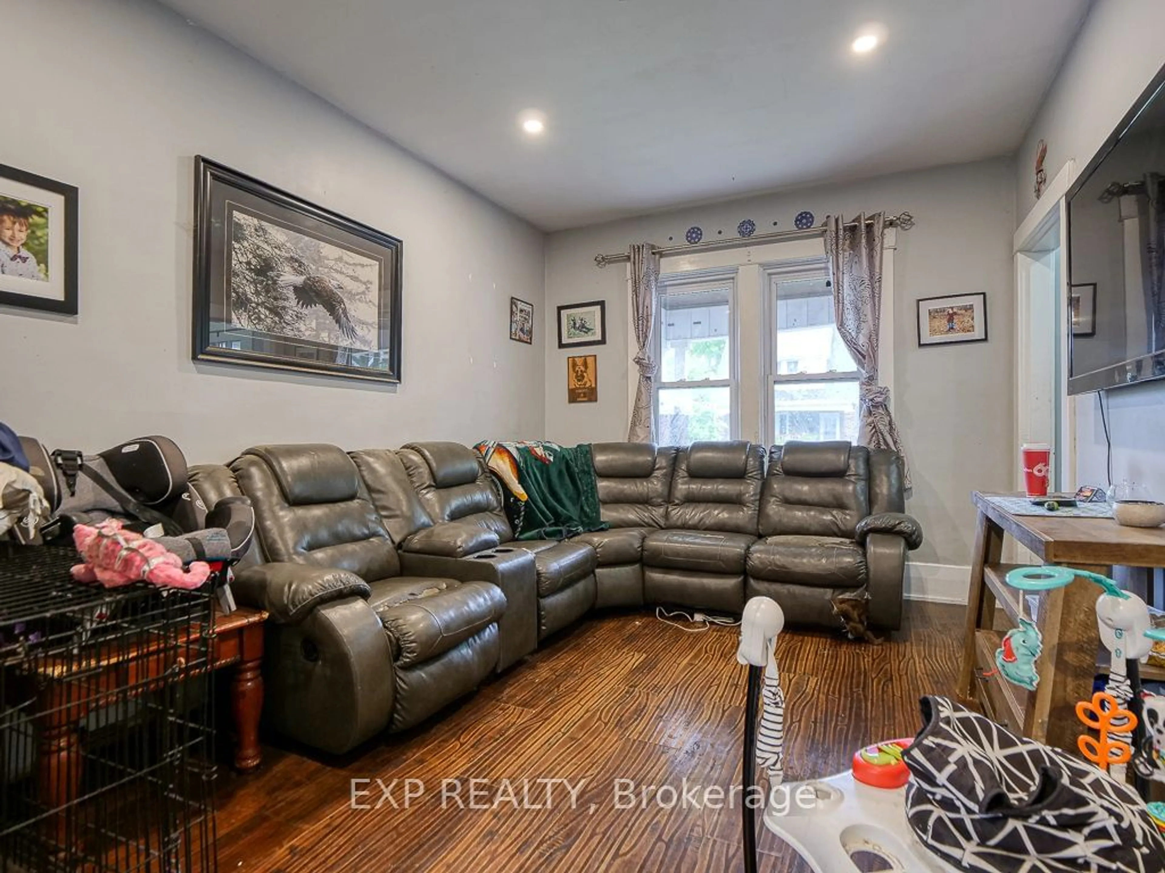 Living room, wood floors for 53 Cameron St, London Ontario N5Z 1C7