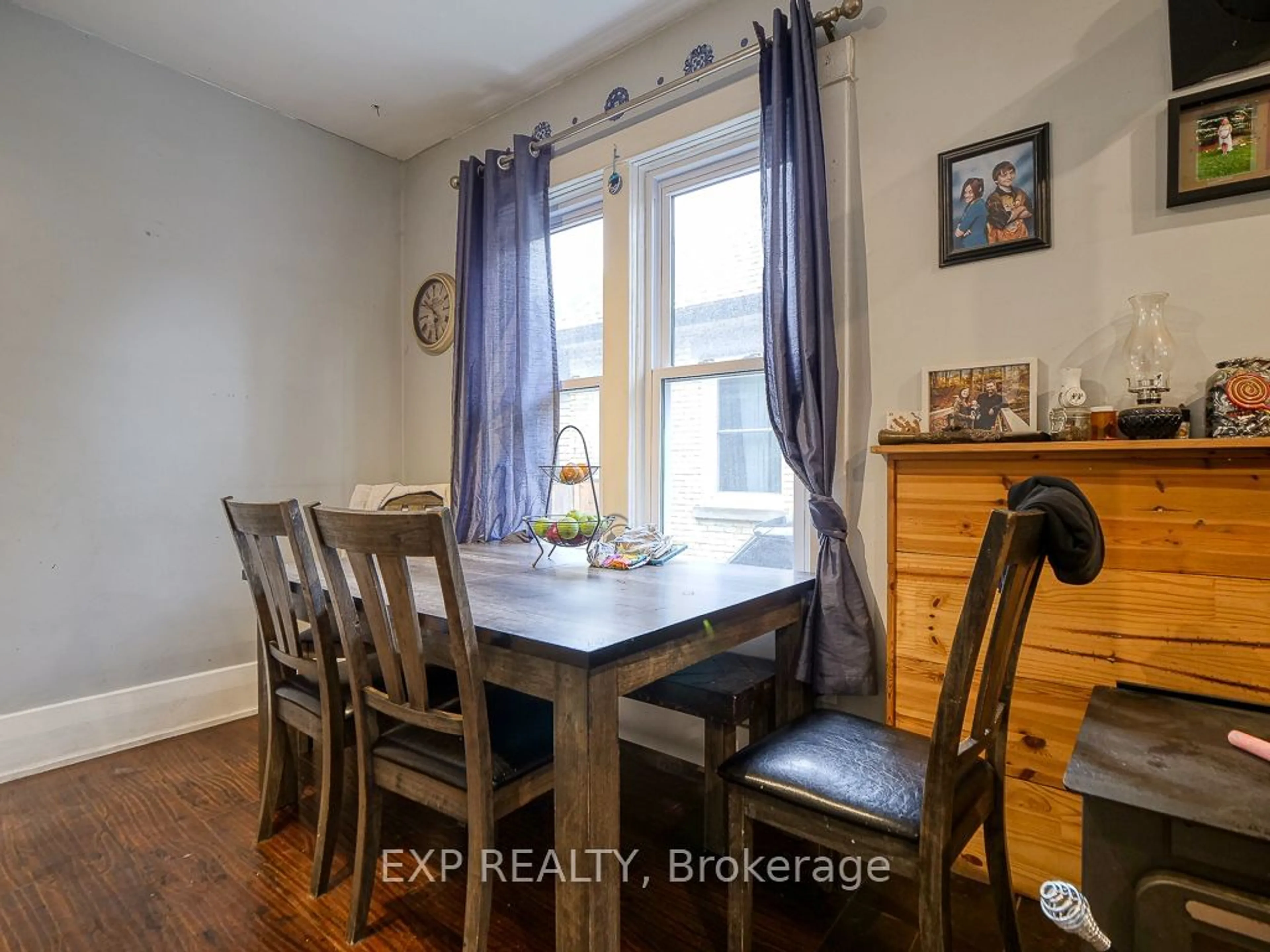 Dining room for 53 Cameron St, London Ontario N5Z 1C7