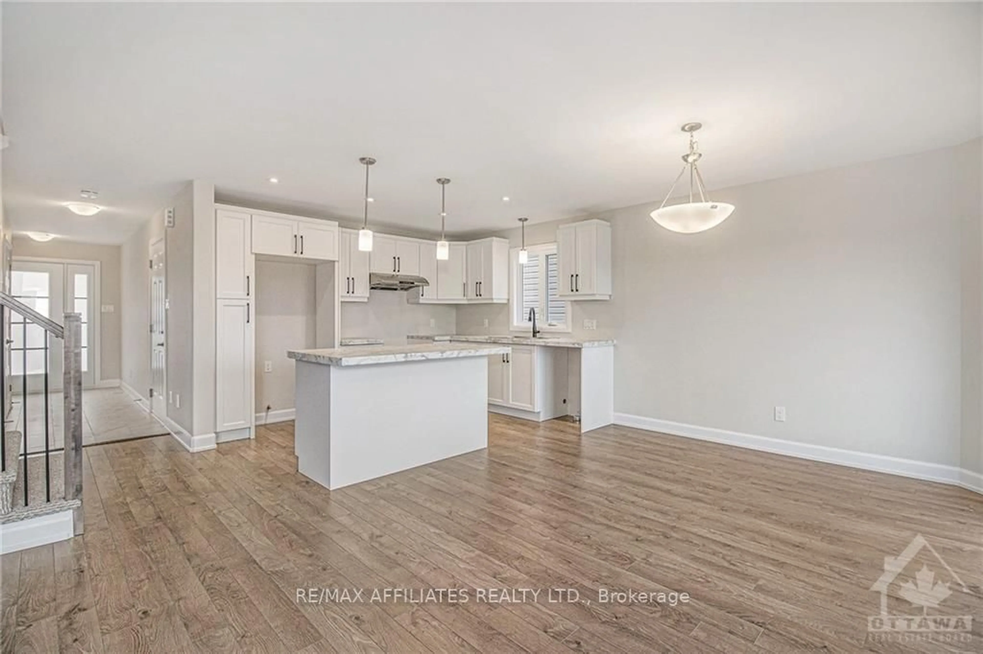 Open concept kitchen for 911 CHABLIS Cres, Russell Ontario K0A 1W0