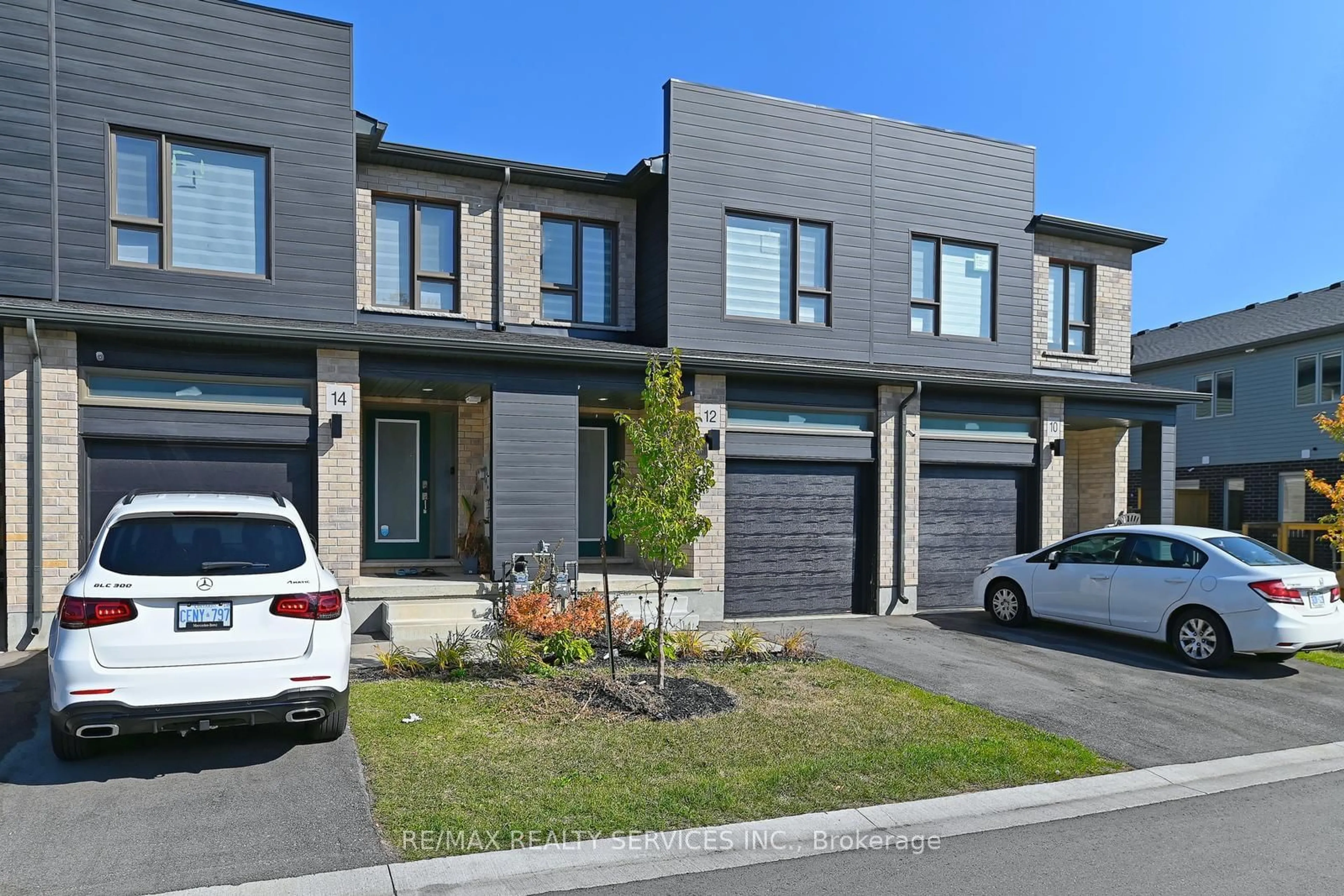 A pic from exterior of the house or condo, the street view for 12 Roper Pl, Kitchener Ontario N2R 1R2