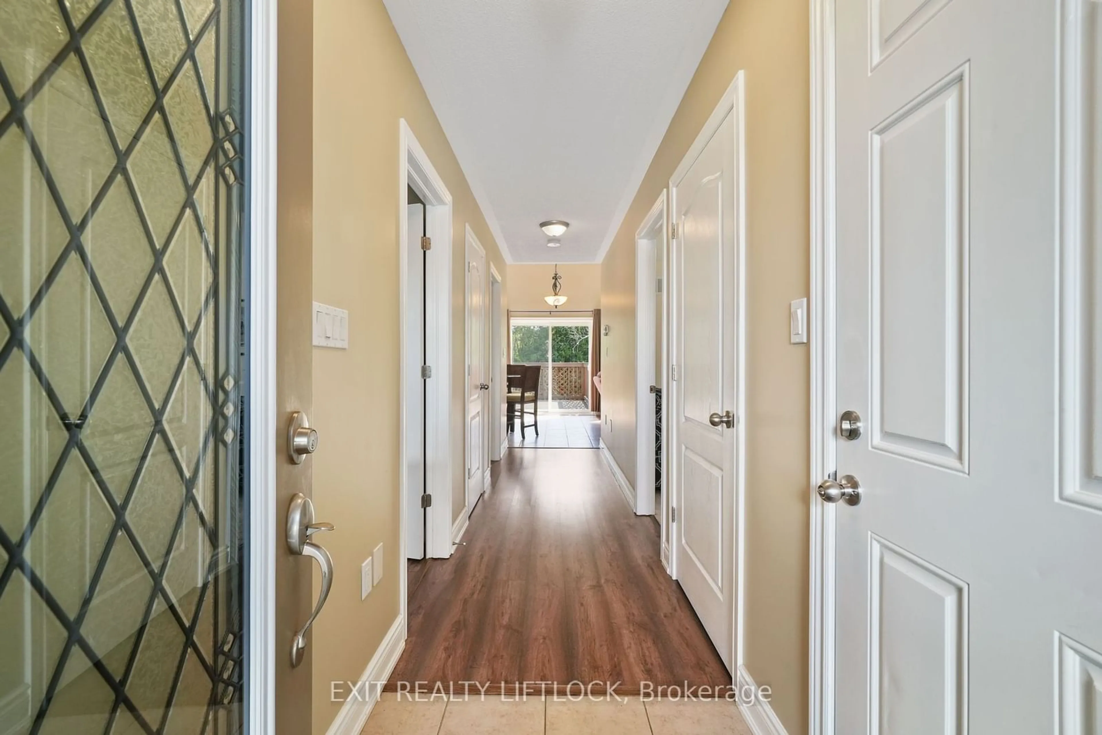 Indoor entryway, wood floors for 36 White Hart Lane, Trent Hills Ontario K0L 1Y0