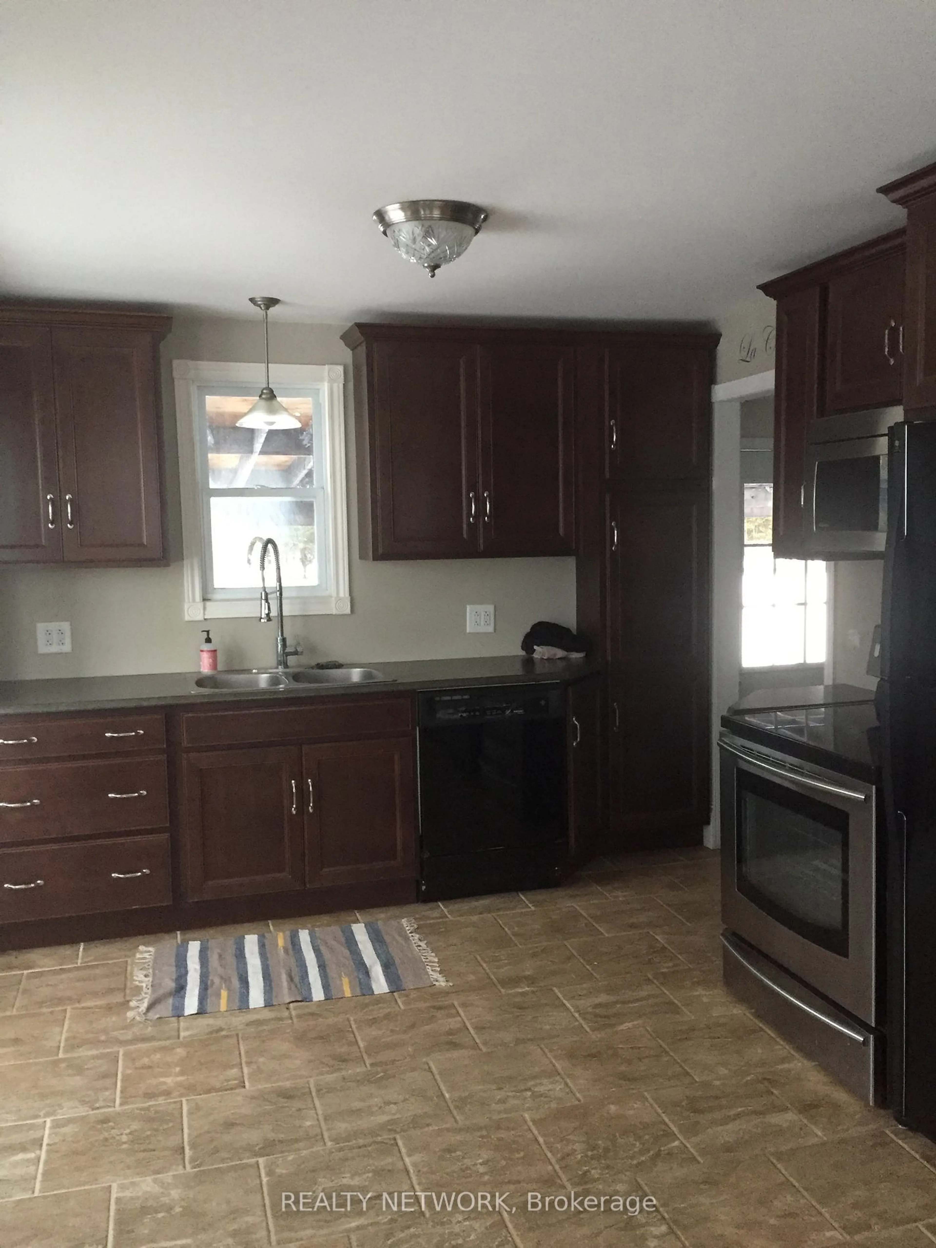 Kitchen, wood floors, cottage for 880 Norfolk St, Norfolk Ontario N3Y 4K3