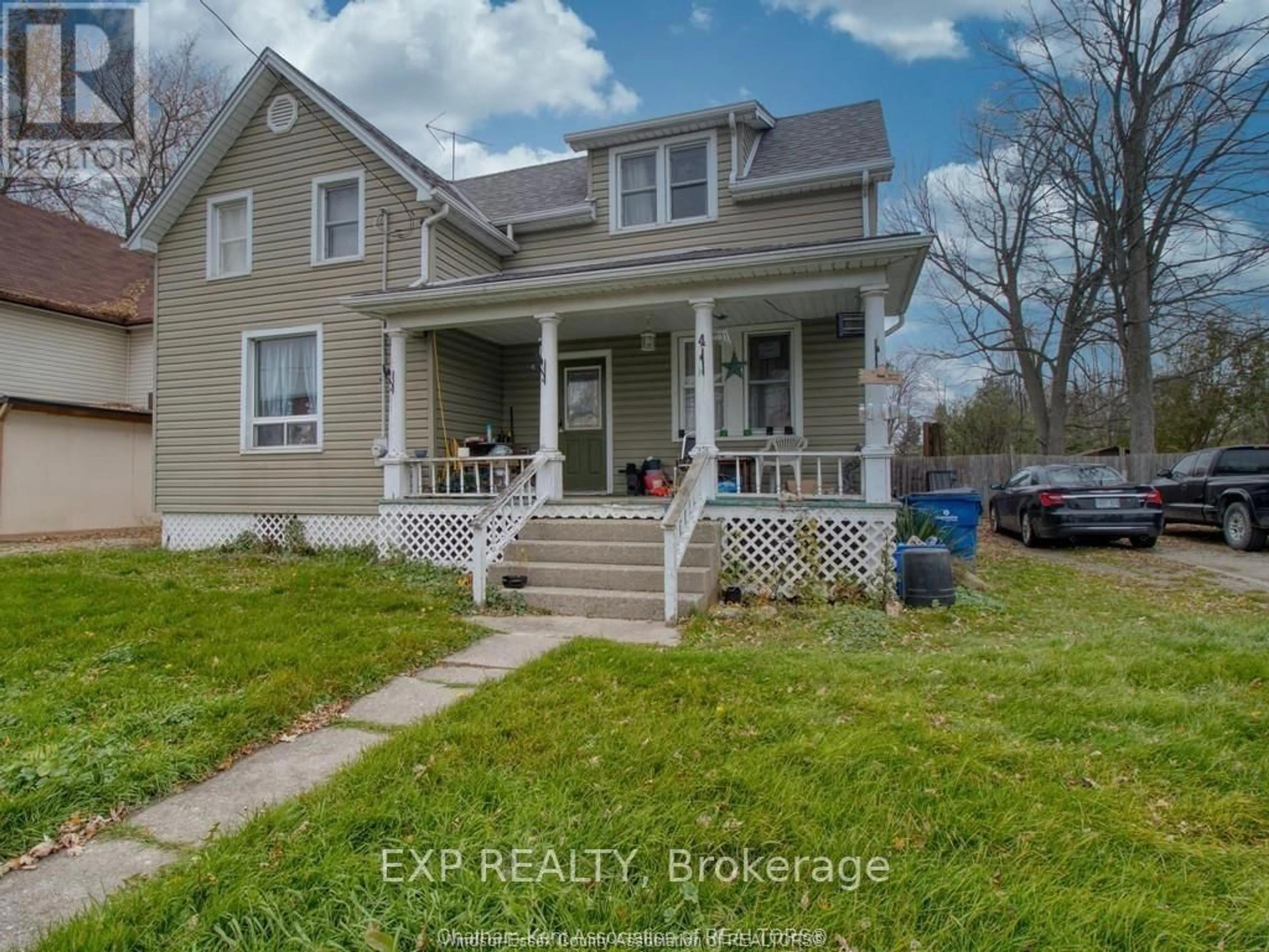 Frontside or backside of a home, the street view for 4 Aberdeen St, Chatham-Kent Ontario N0P 1W0