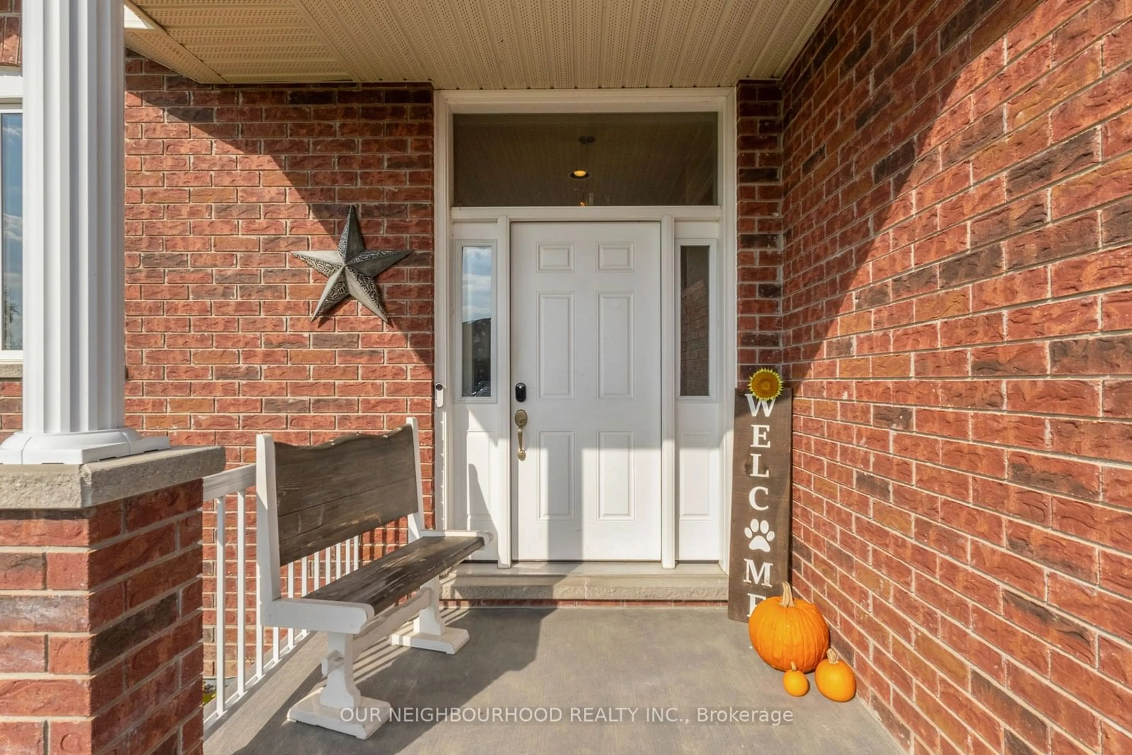 Indoor entryway, wood floors for 54 Mcintosh Cres, Quinte West Ontario K8V 0G1