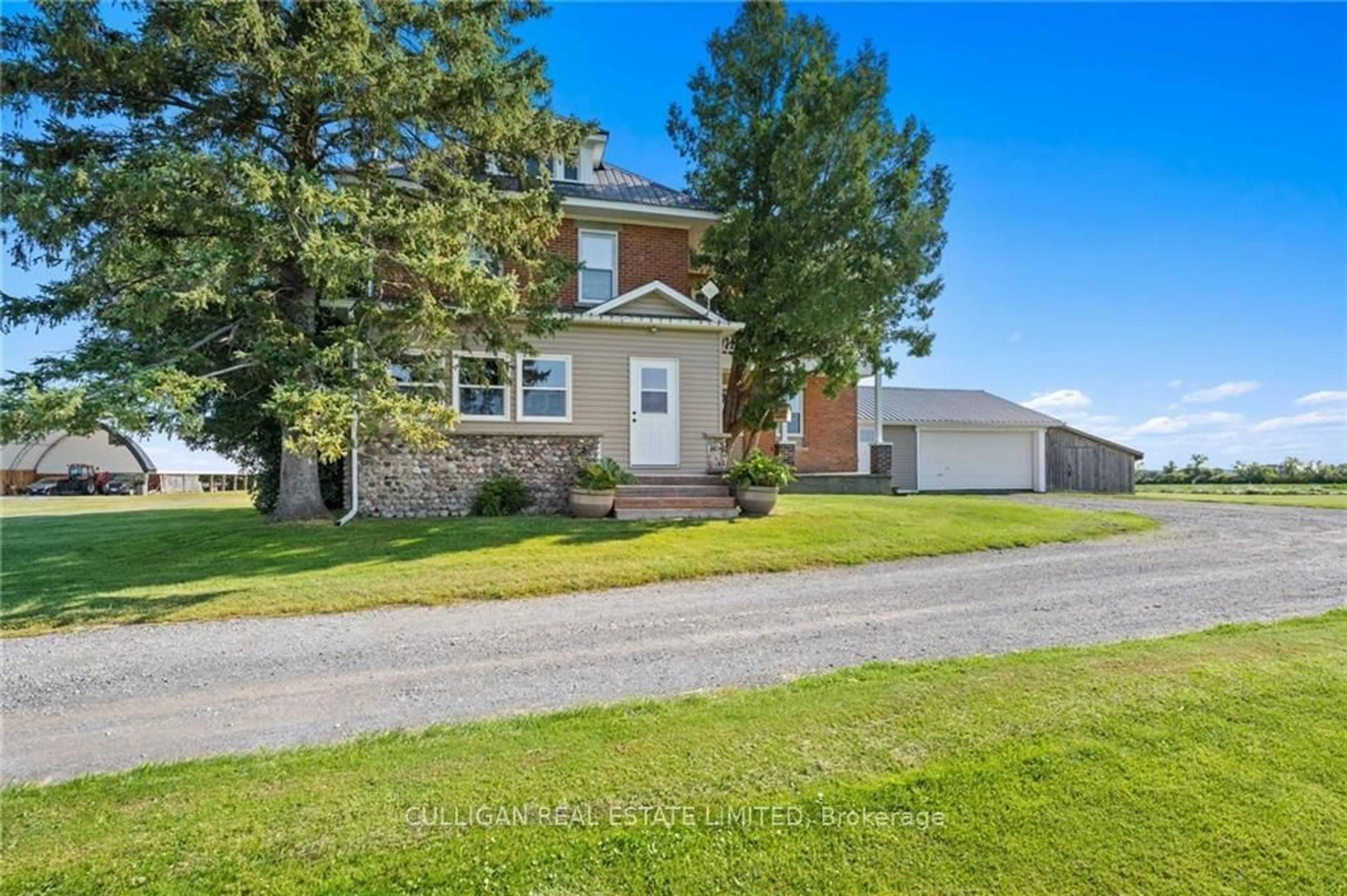 Frontside or backside of a home, cottage for 2808 DONALD B MUNRO Dr, Carp - Dunrobin - Huntley - Fitzroy and Area Ontario K0A 2H0