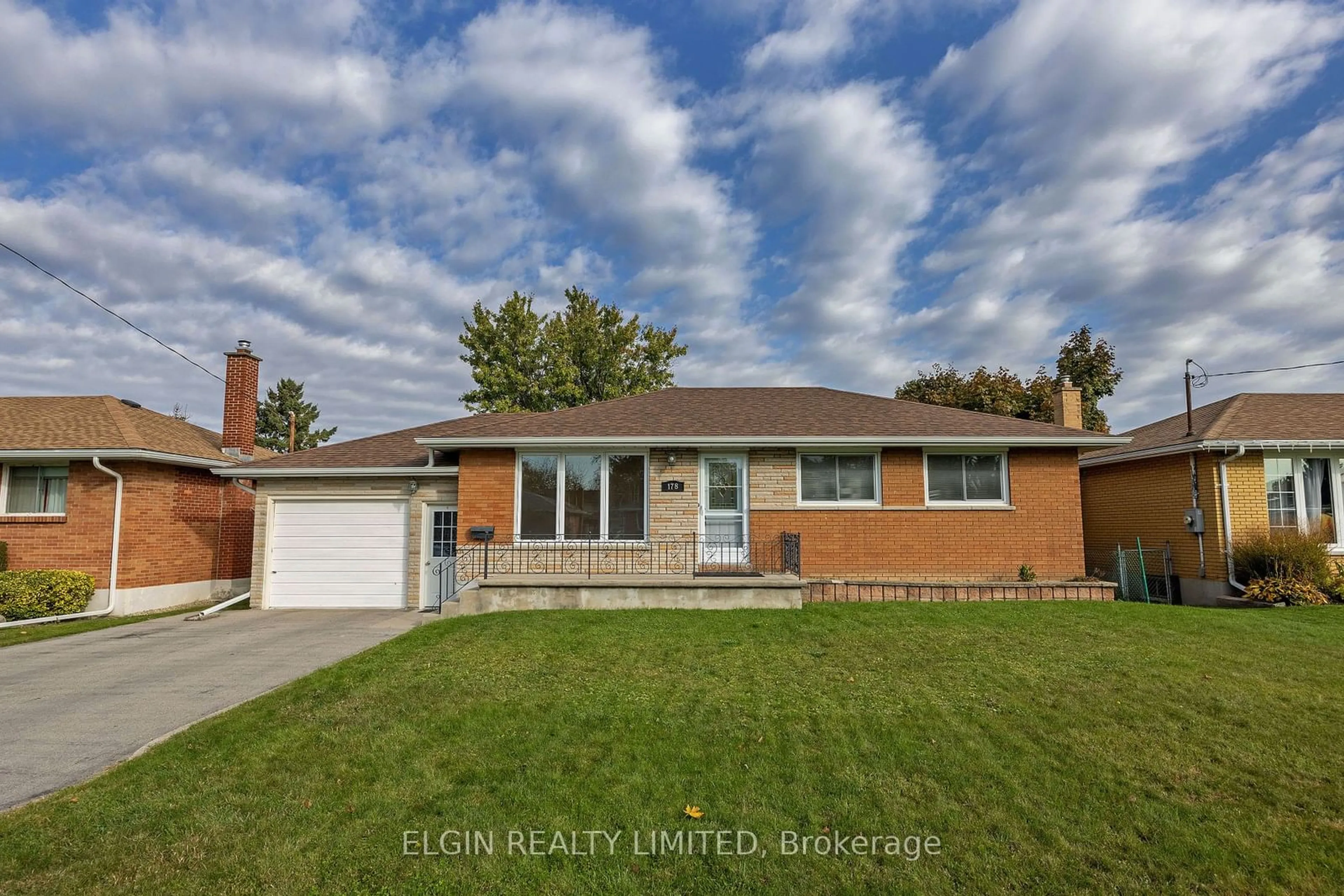 Frontside or backside of a home, the street view for 178 Myrtle St, St. Thomas Ontario N5R 2G9