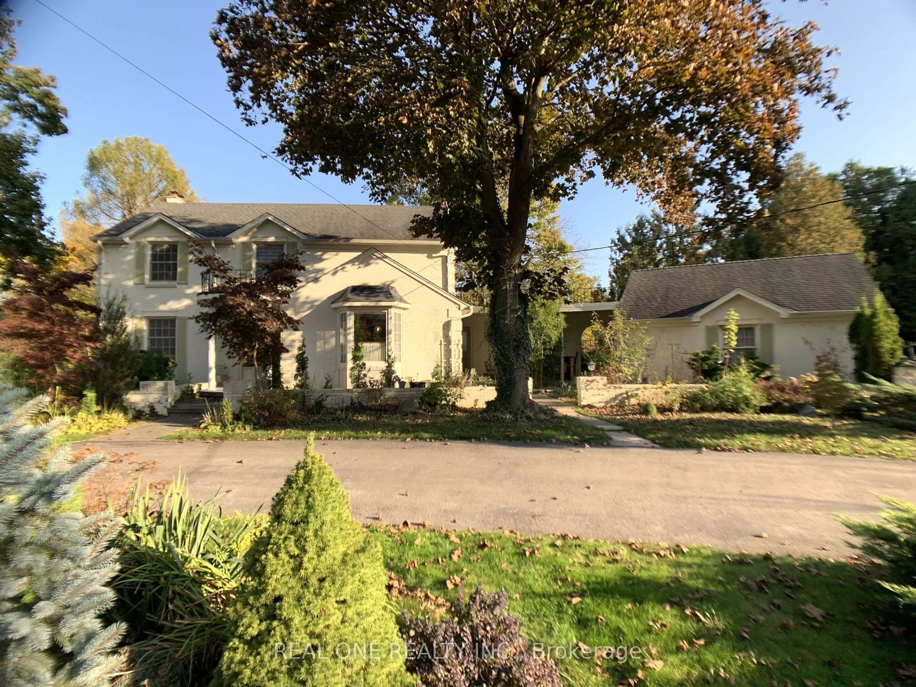 Frontside or backside of a home, the street view for 1476 Corley Dr, London Ontario N6G 2K4