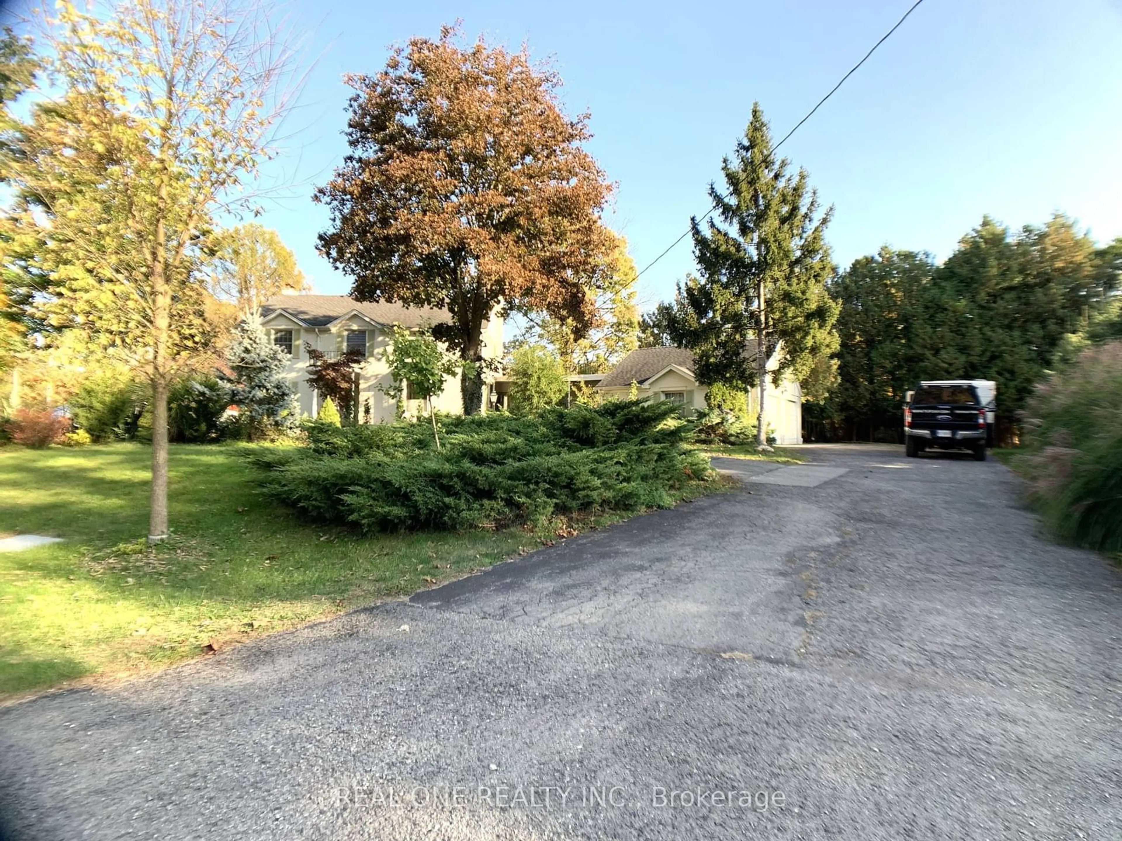 Frontside or backside of a home, the street view for 1476 Corley Dr, London Ontario N6G 2K4