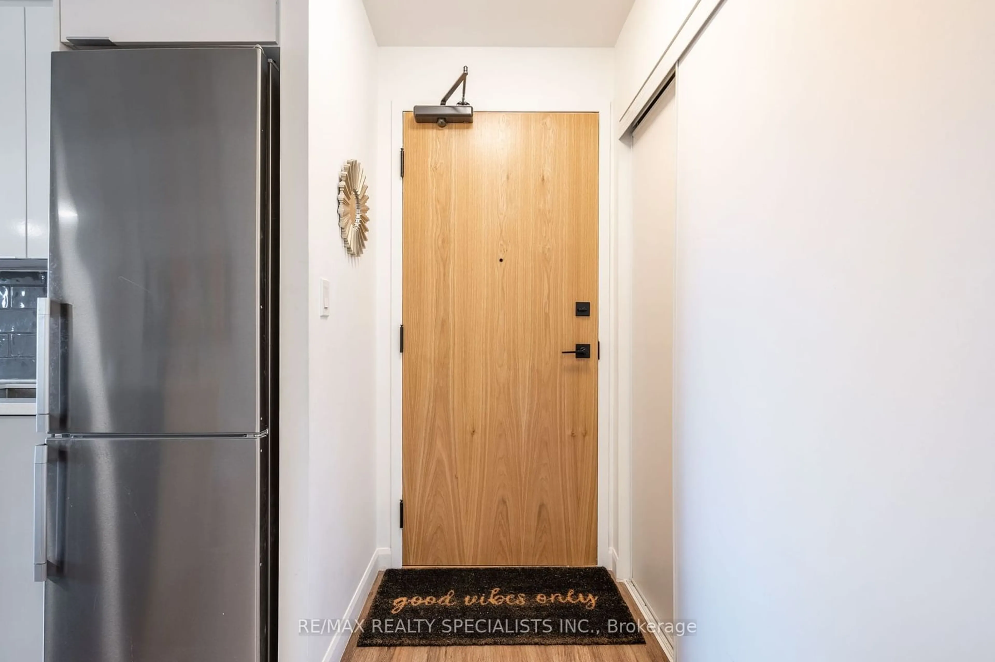 Indoor entryway, wood floors for 7 Erie Ave #209, Brantford Ontario N3S 2E7