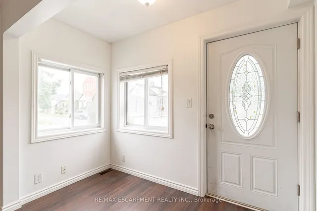 Additional property image - 200 Tragina Ave