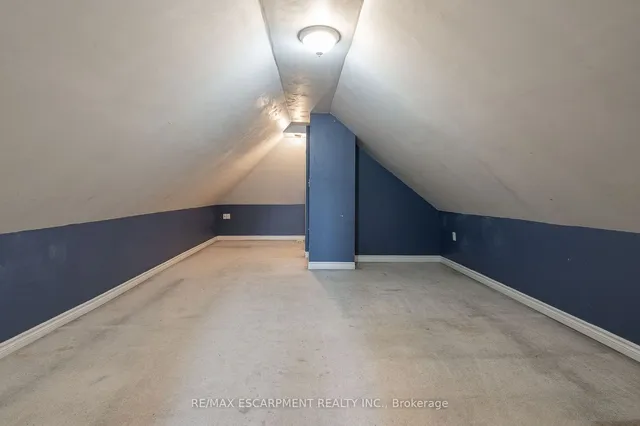 Additional property image - 200 Tragina Ave