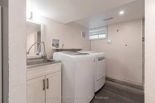 Additional property image - 200 Tragina Ave