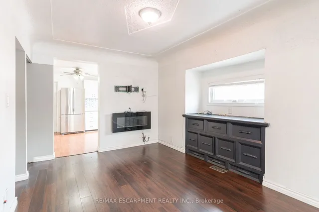 Additional property image - 200 Tragina Ave