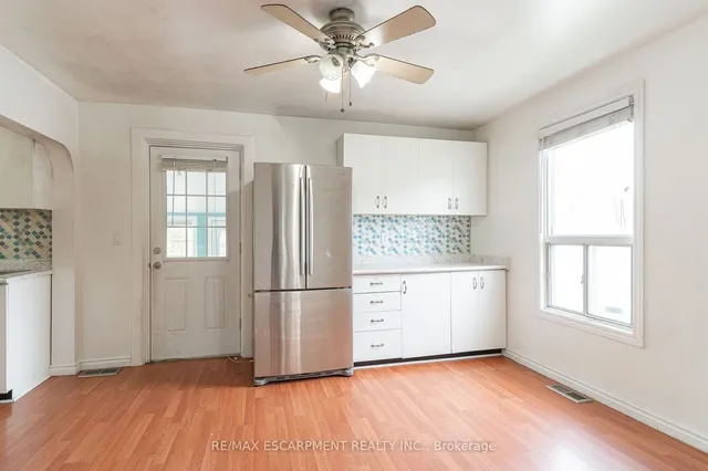 Additional property image - 200 Tragina Ave