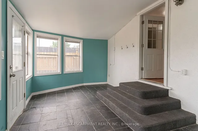 Additional property image - 200 Tragina Ave