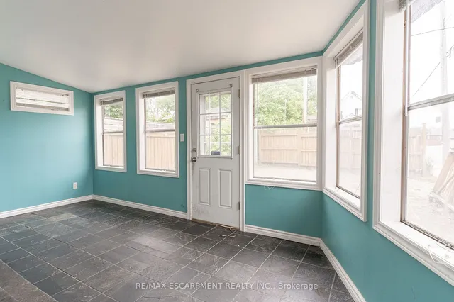 Additional property image - 200 Tragina Ave