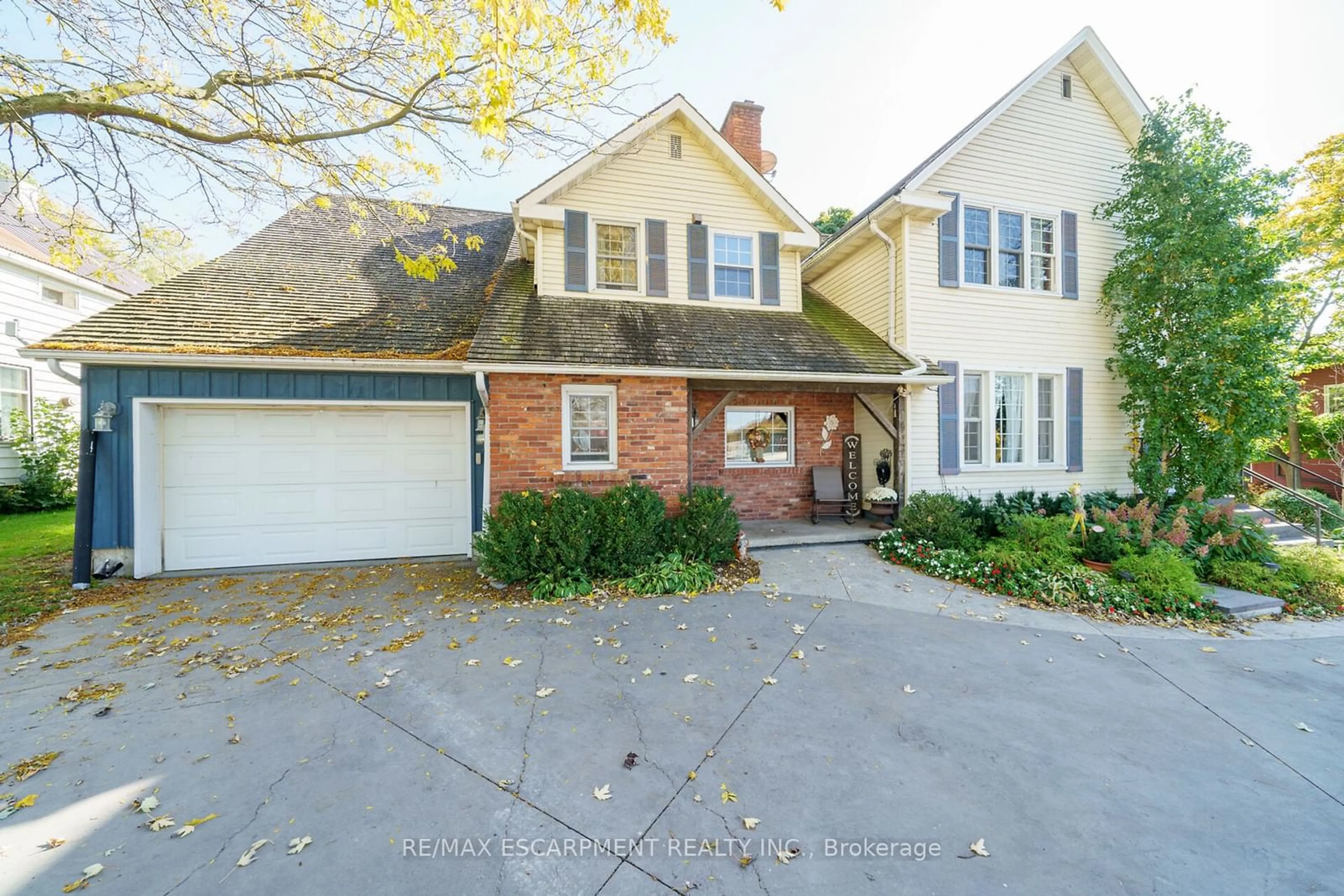 Frontside or backside of a home, the street view for 30 Smithville Rd, Haldimand Ontario N1A 2W1