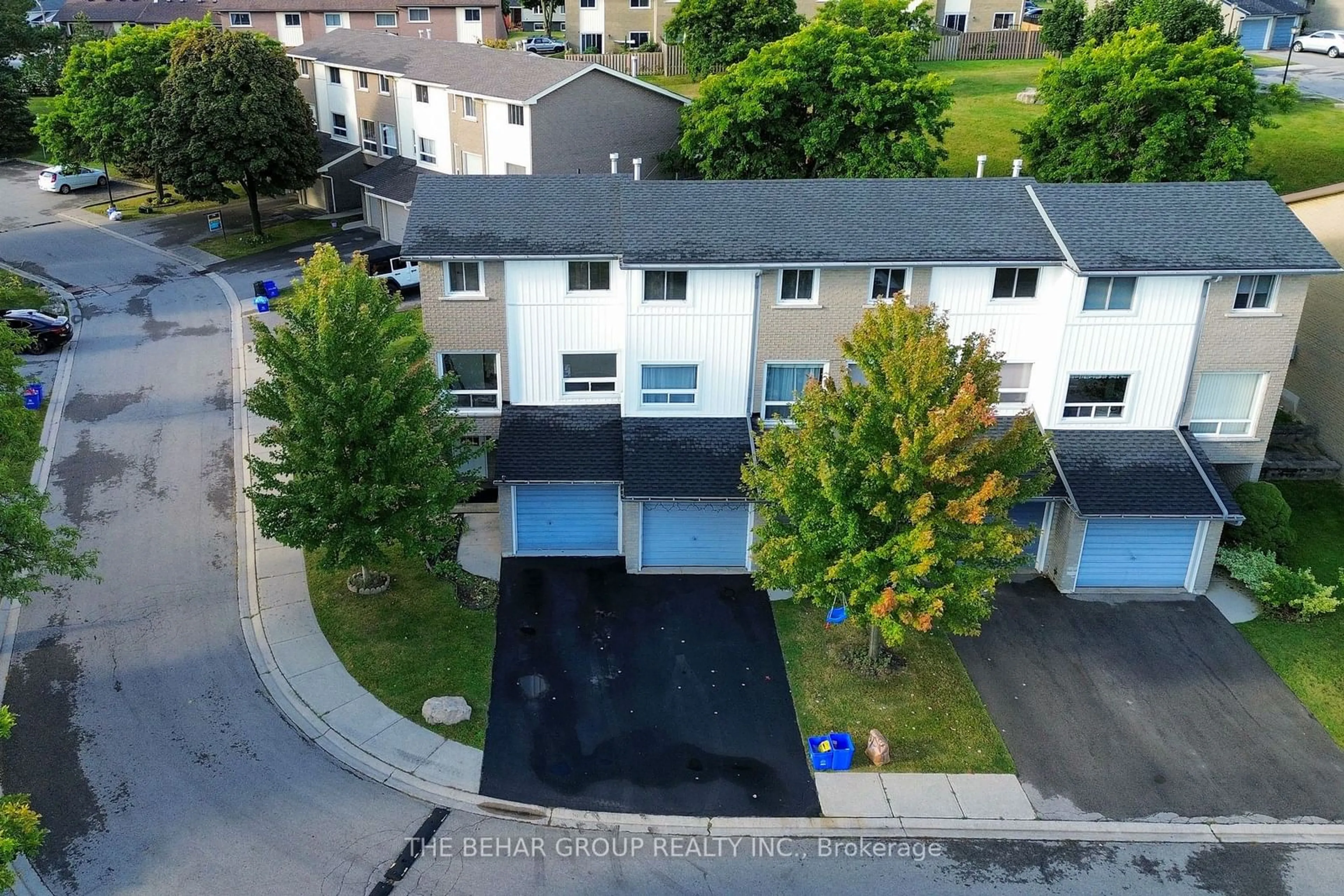 Frontside or backside of a home, the street view for 11 Queenslea Dr #149, Hamilton Ontario L8W 1T7