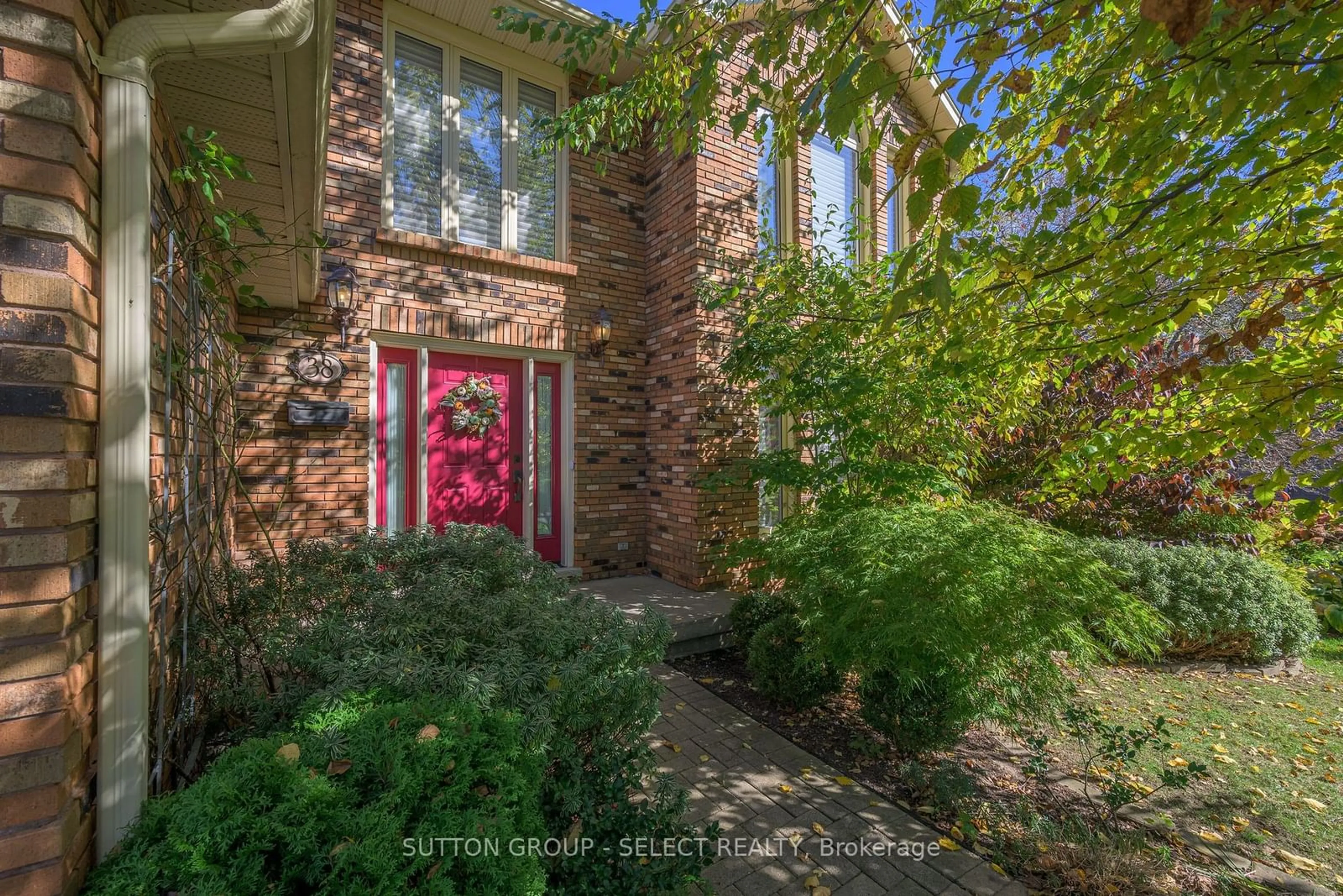 A pic from exterior of the house or condo, the street view for 38 Ullswater Cres, London Ontario N6G 4L4